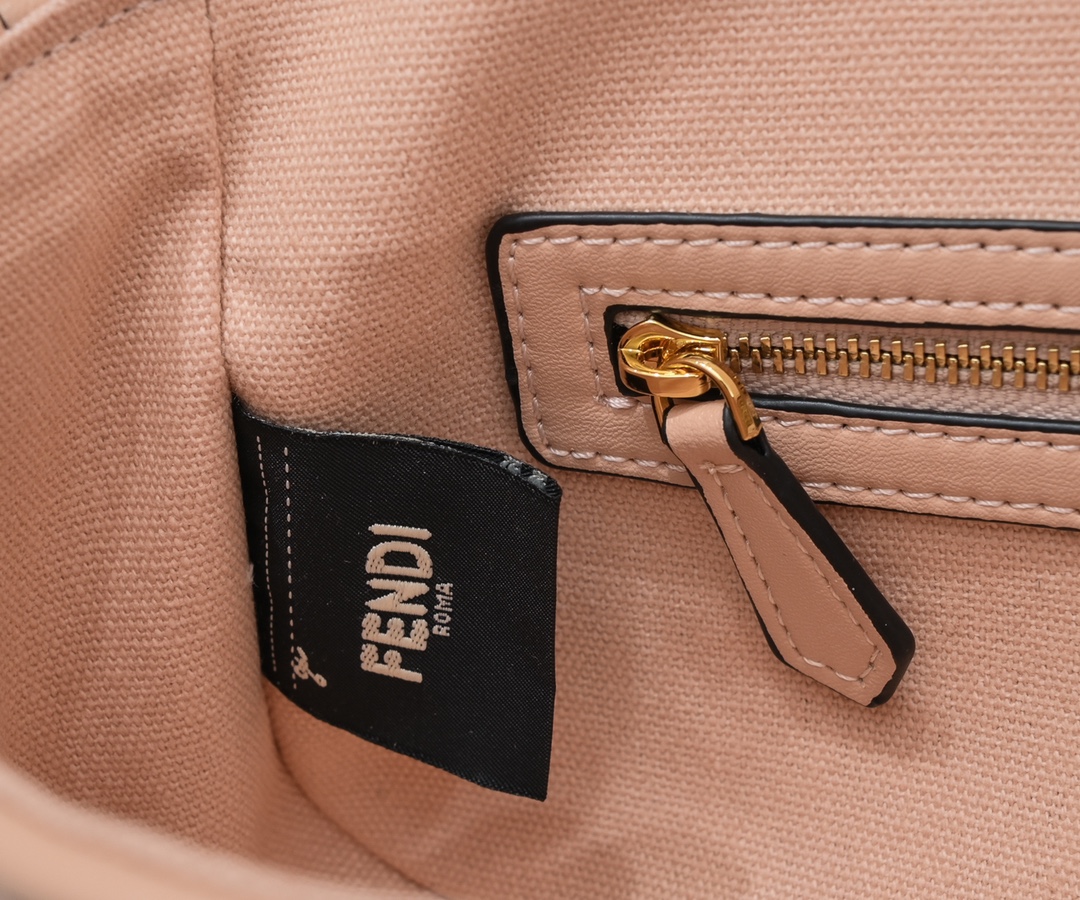 FENDI Baguette Shoulder Bag 1002