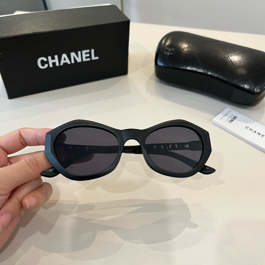 Chanel round frame sunglasses