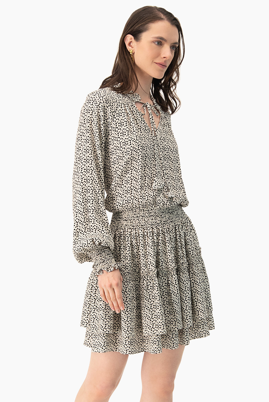 Vestido corto y escote en V