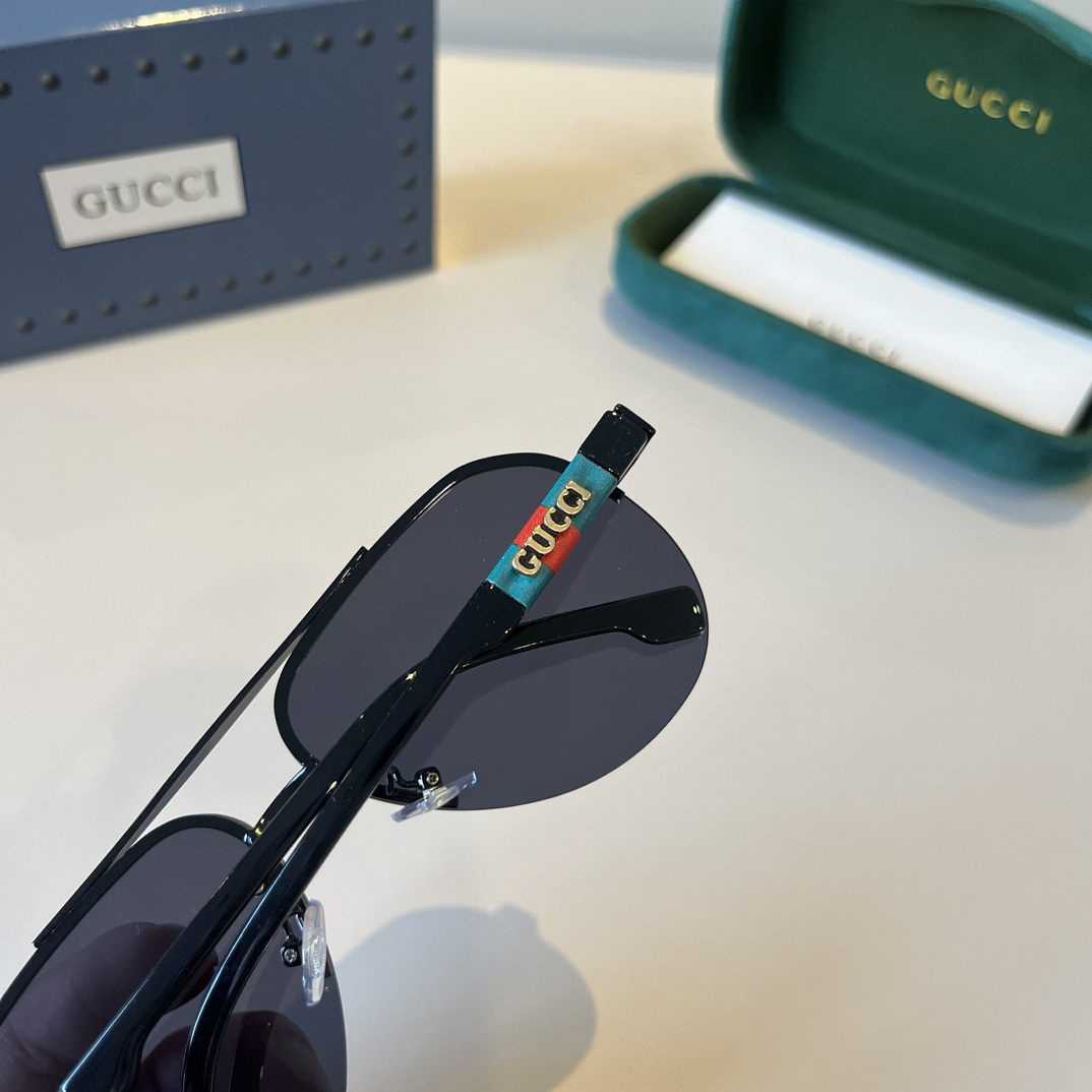 Gucci Round Frame Sunglasses