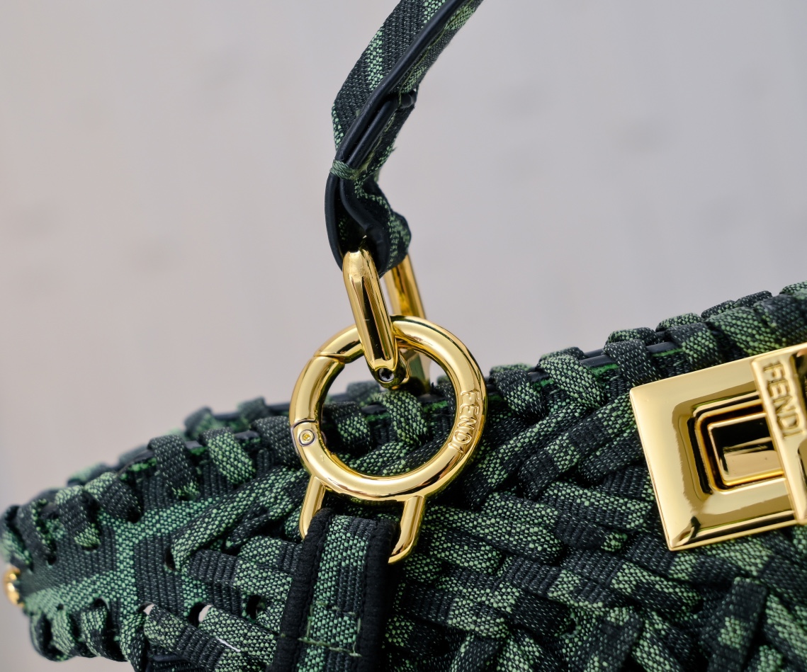 FENDI 2023SS EKABOO ISEEU Medium Handbag 3319