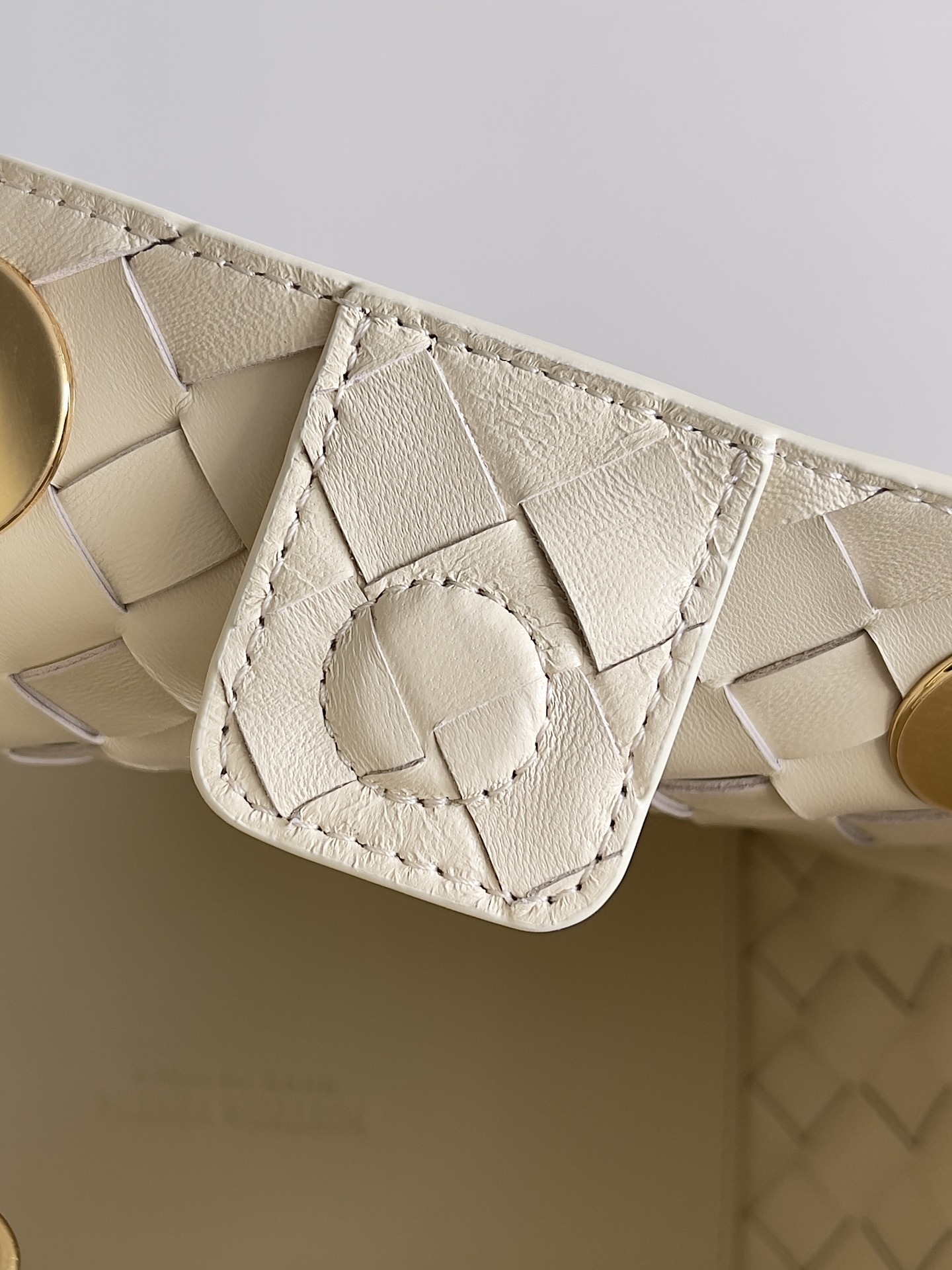 BOTTEGA VENETA New Chain Parachute Bag 817175
