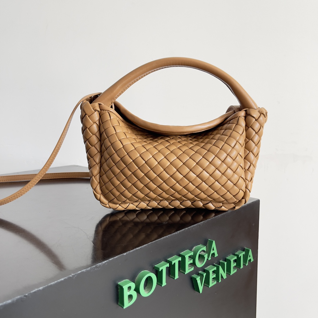Bottega Veneta Cobble Mini Bag 805739