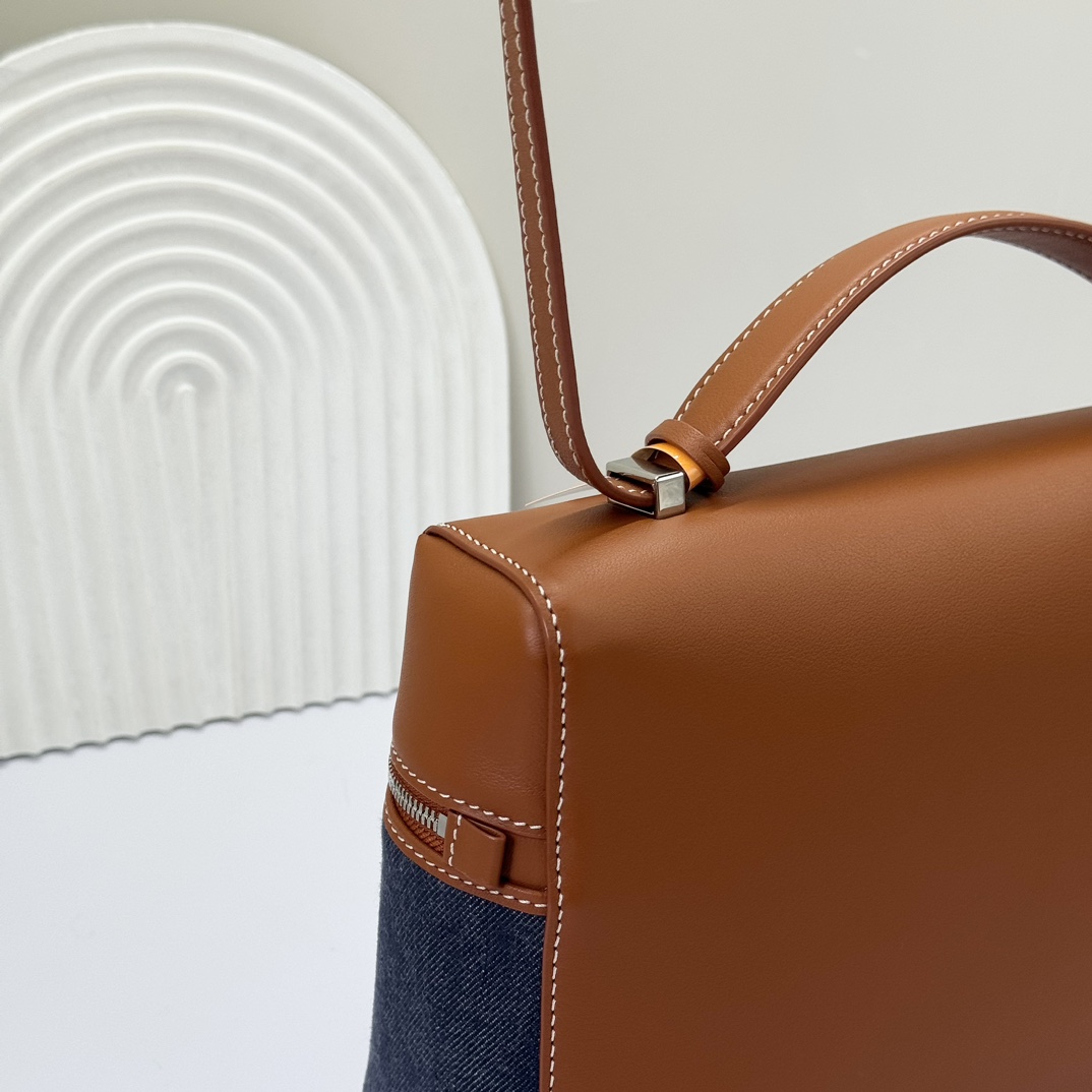 Loro Piana Extra Bag L27 Crossbody Bag FAO4759