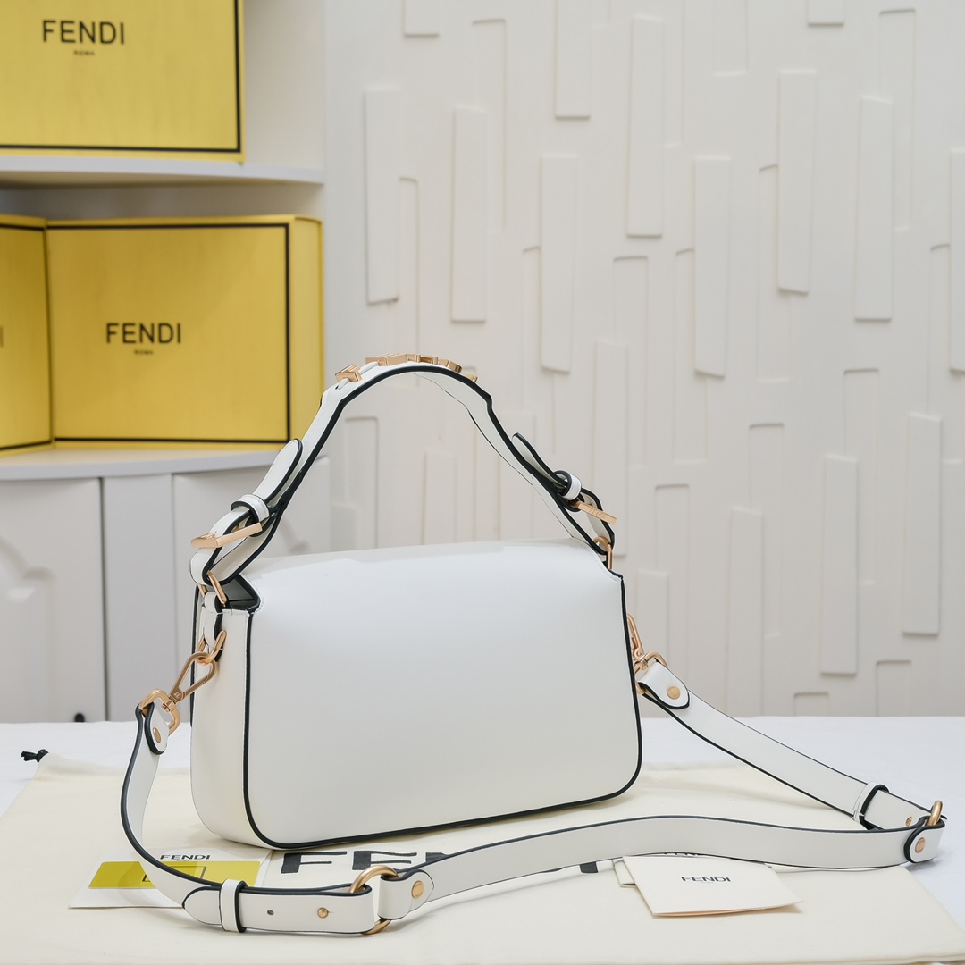 FENDI BAGUETTE handbag 6809