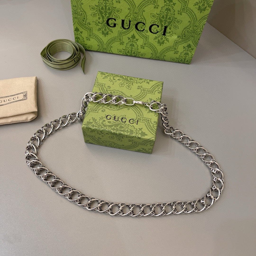 Gucci Twist Vintage Necklace
