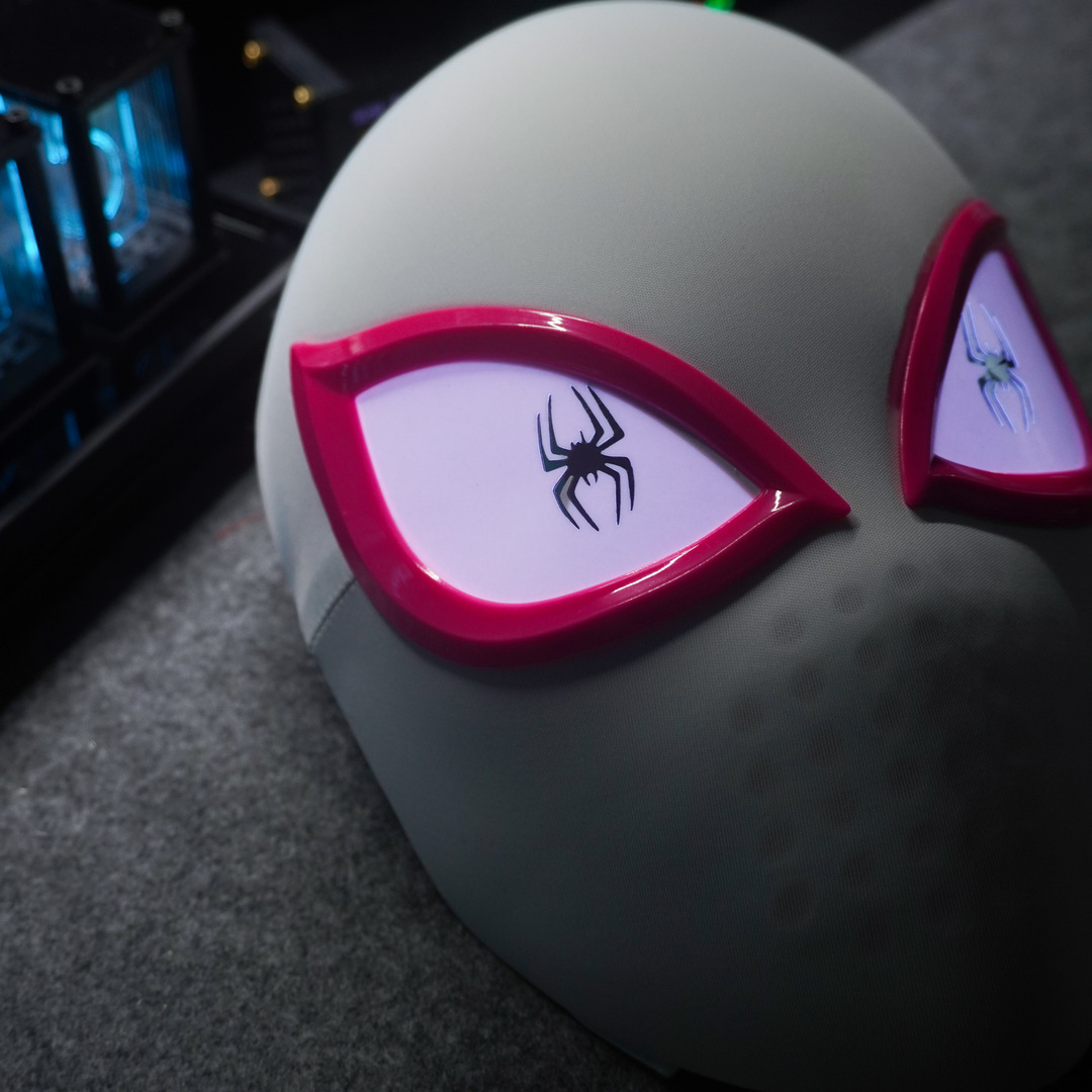 Gwen Light Up Mask