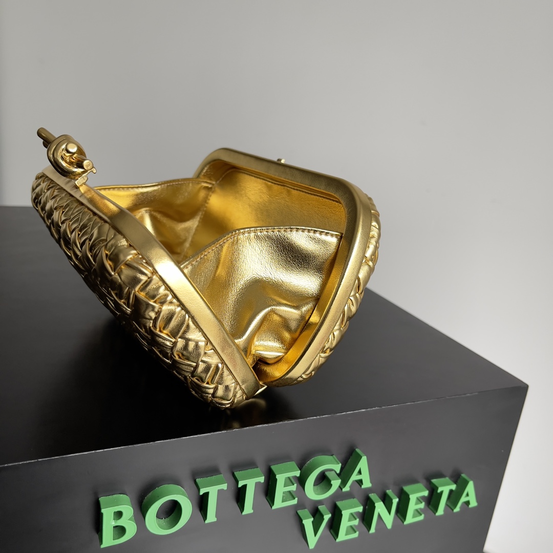 Bottega Veneta Knot woven evening bag 717622