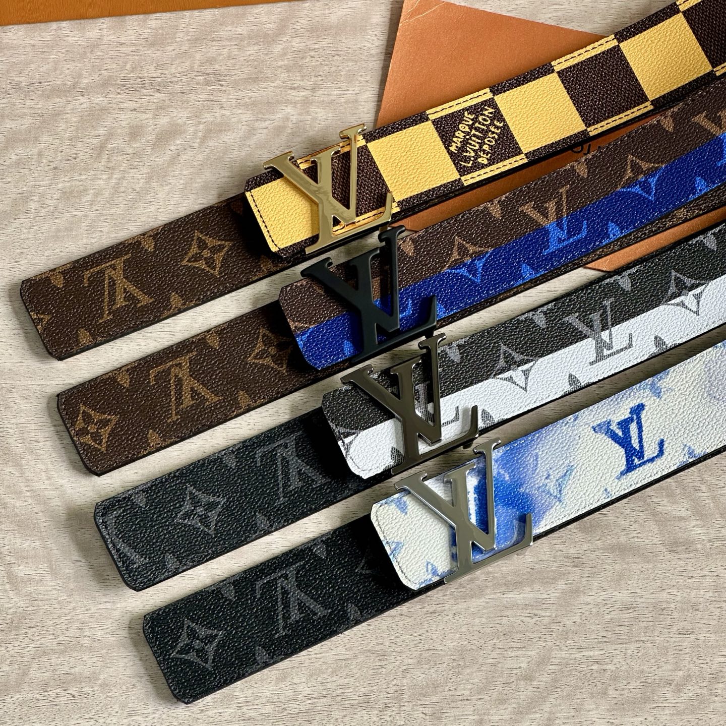Louis Vuitton Monogram double-sided print belt 4CM wide