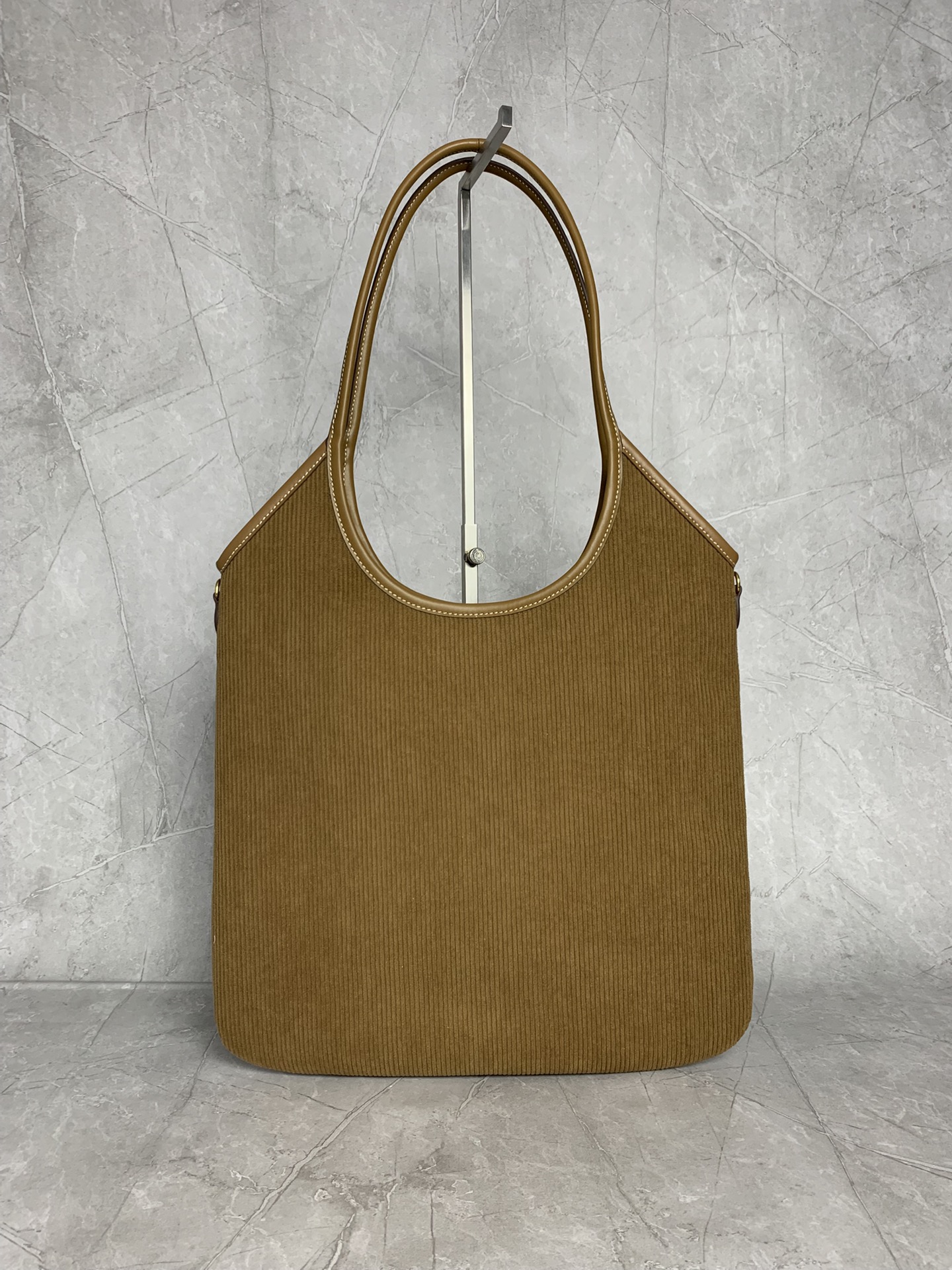 Miu Miu hobo tote 5BG231
