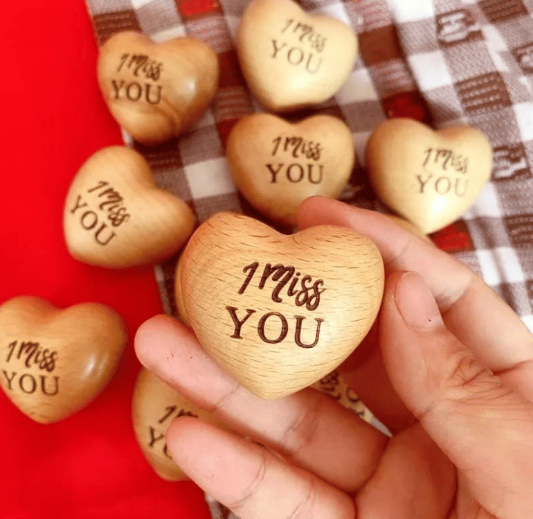 🔥Last day 47% OFF - ❤️Little Pocket Hug Wooden Heart Token - Isolation Gift for Someone You Love