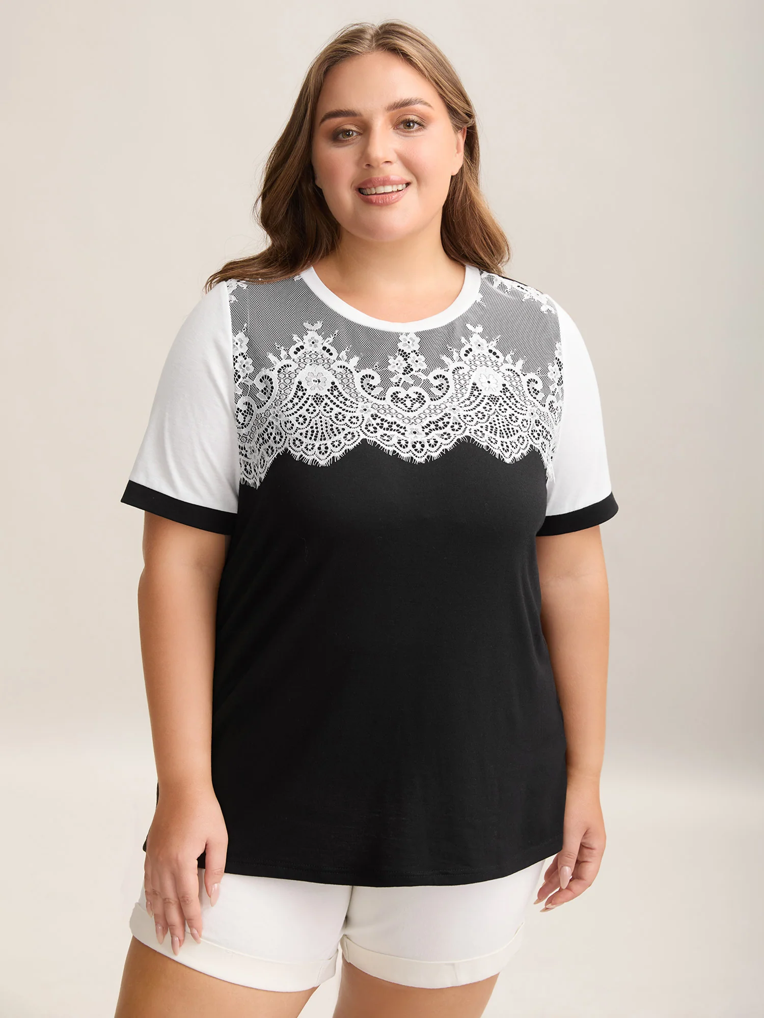 Stretchy Scalloped Lace Color Contrast T-Shirt