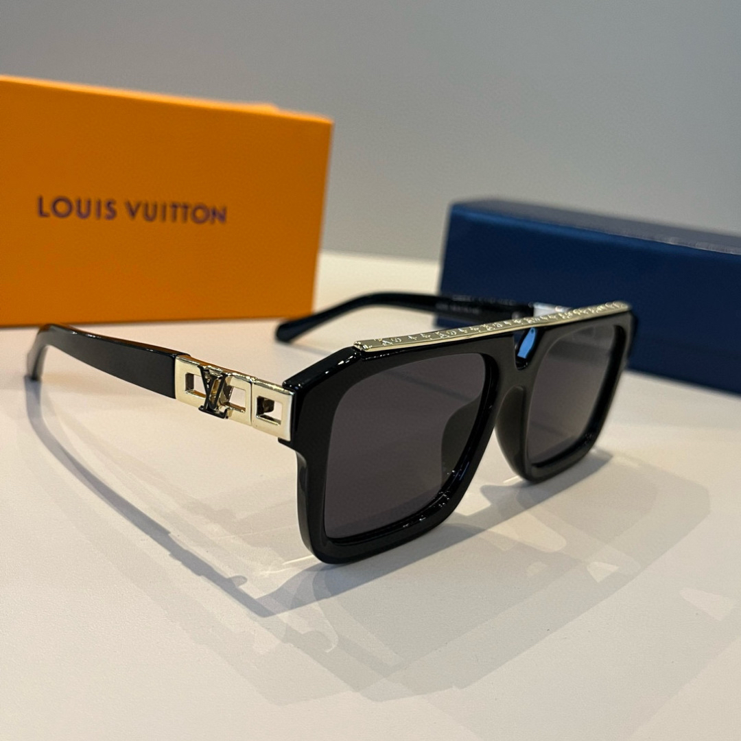 Louis Vuitton square-frame sunglasses