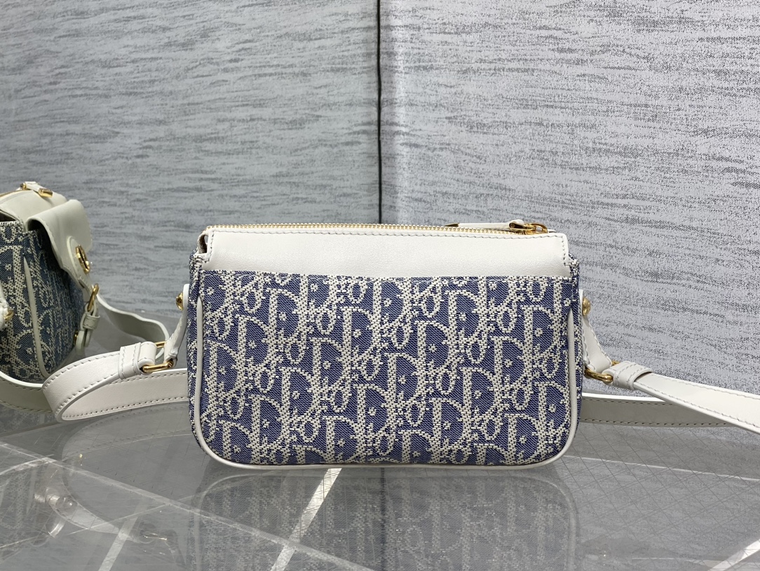 Dior 30Montaigne Poet Handbag