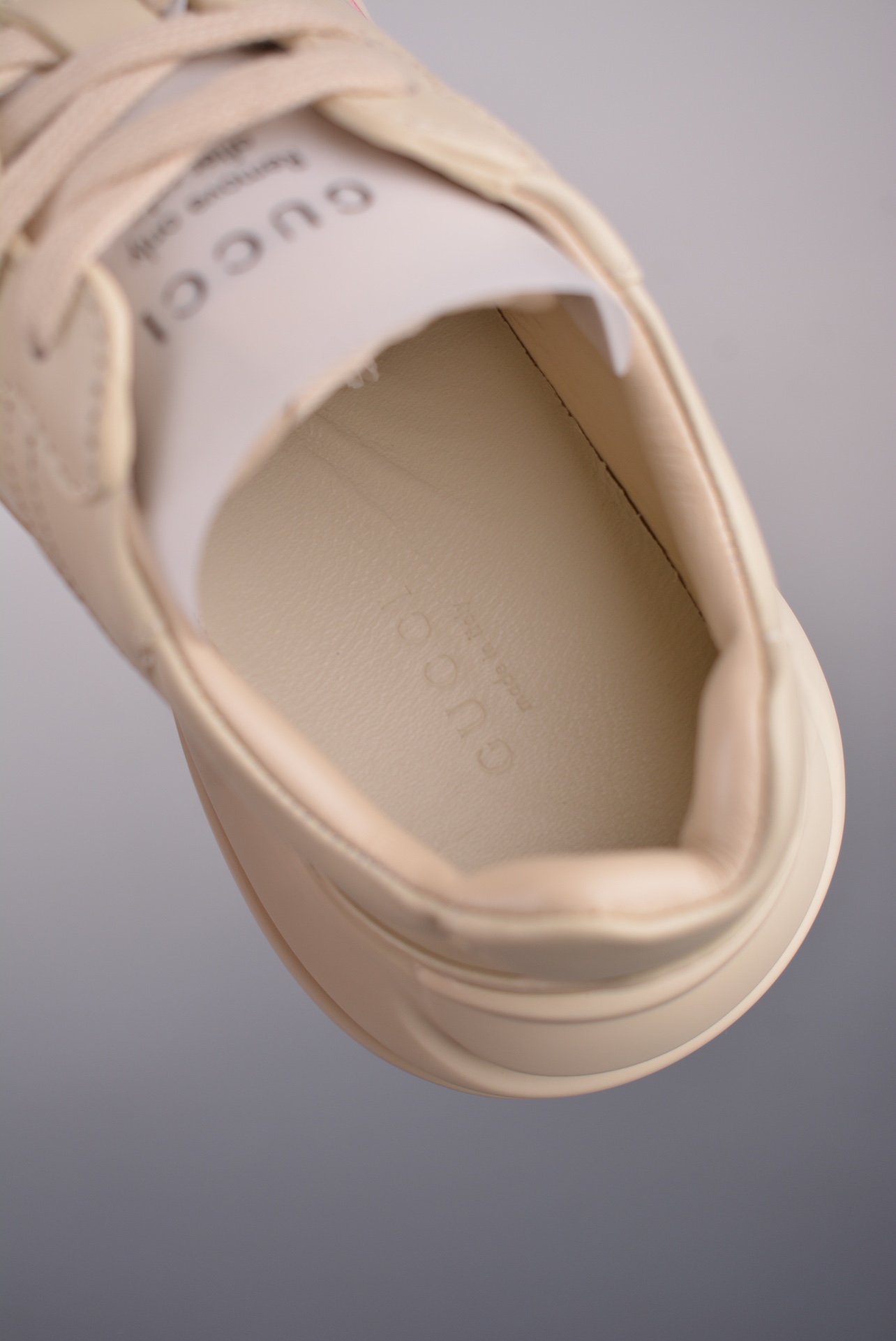 Gucci Leather Ivory White Rabbit Silk Print