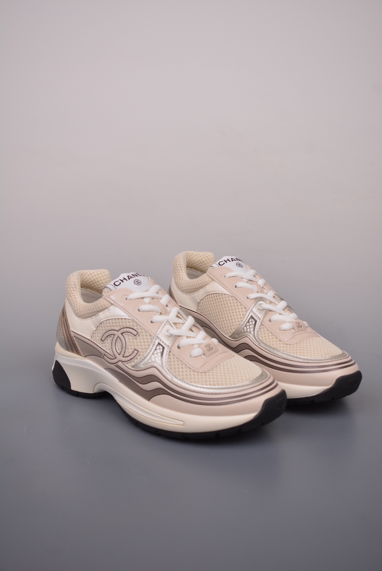 Chanel Cruise Logo Casual Low off white