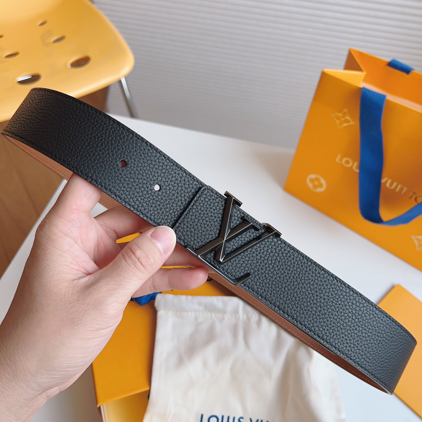 Louis Vuitton Litchi Grain Cowhide Double-Sided Men's Belt 4CM Width