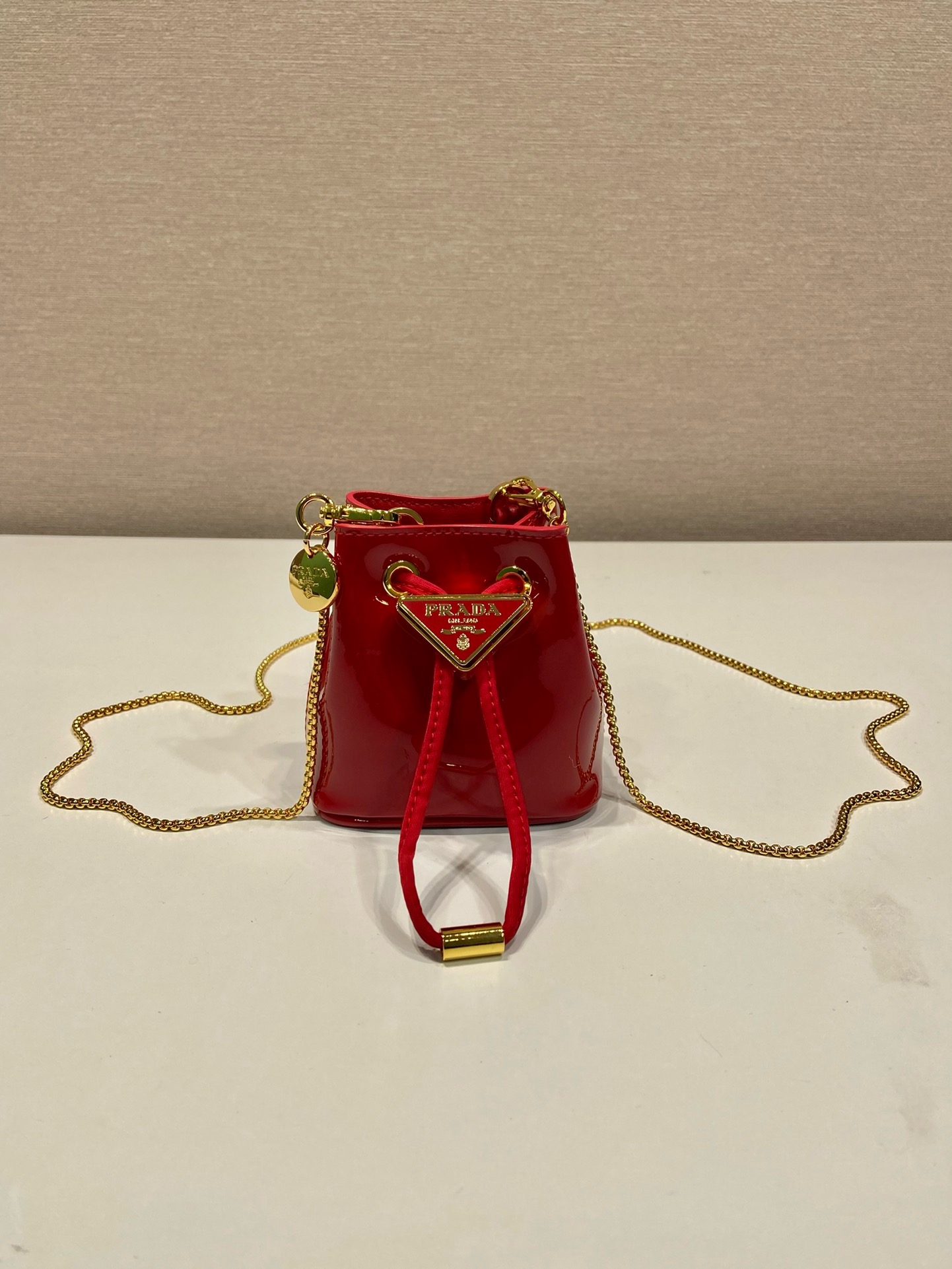 Prada patent leather small bucket 1NR016