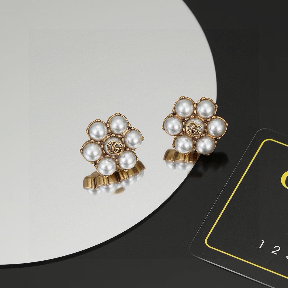 GUCCi Pearl Flower Earrings