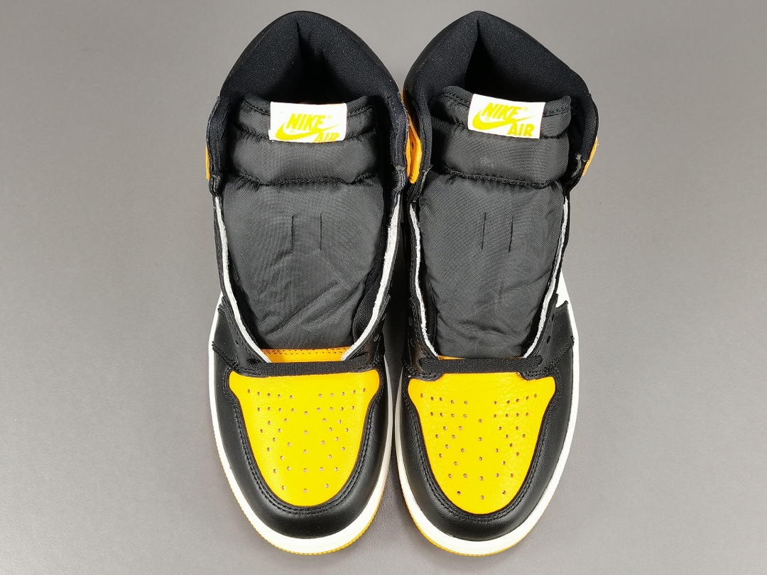 Nike Air Jordan 1 Retro High OGYellow Toe 555088-711