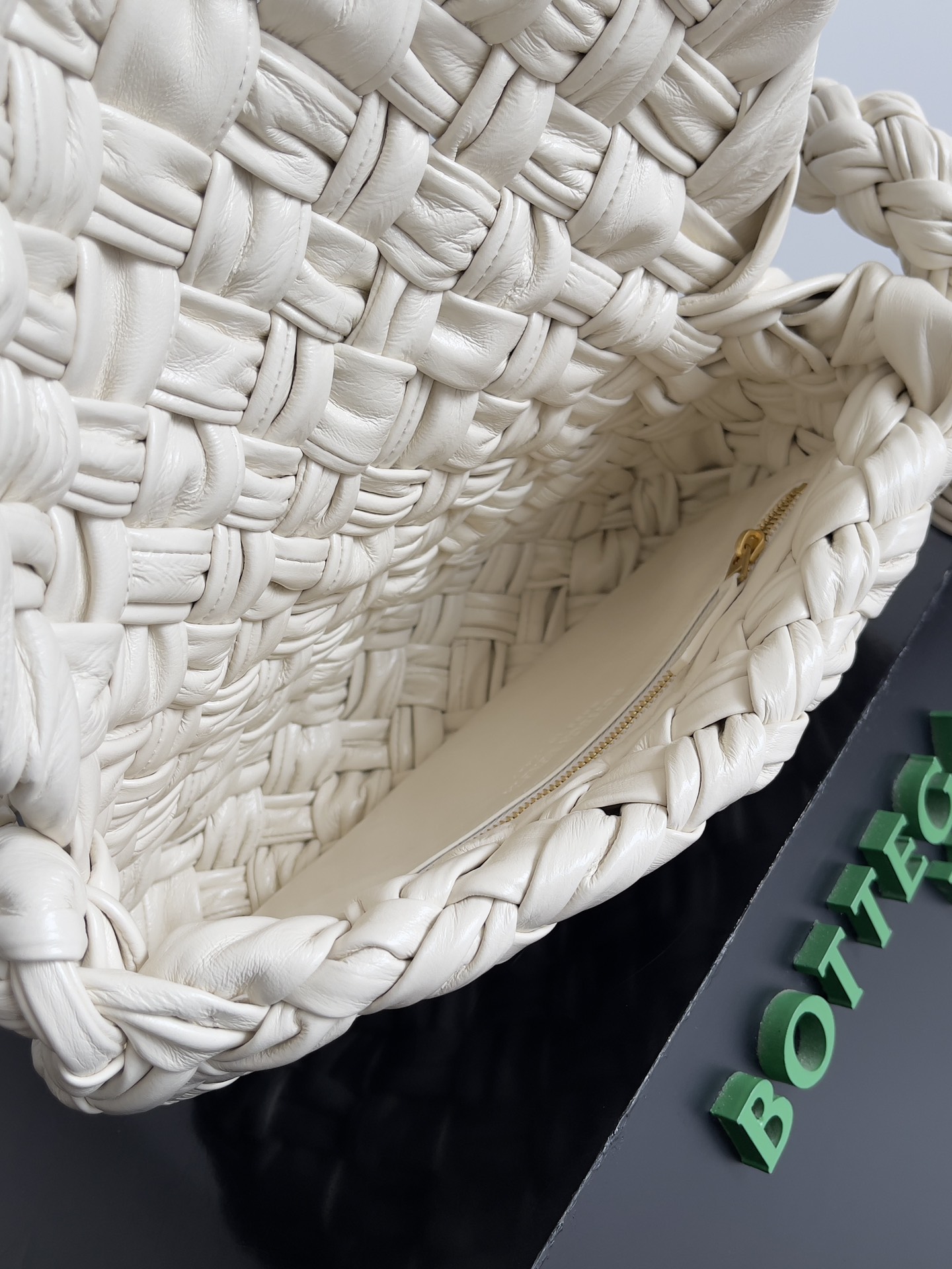 Bottega Veneta 24 Kalimero Citta Gloves 785797