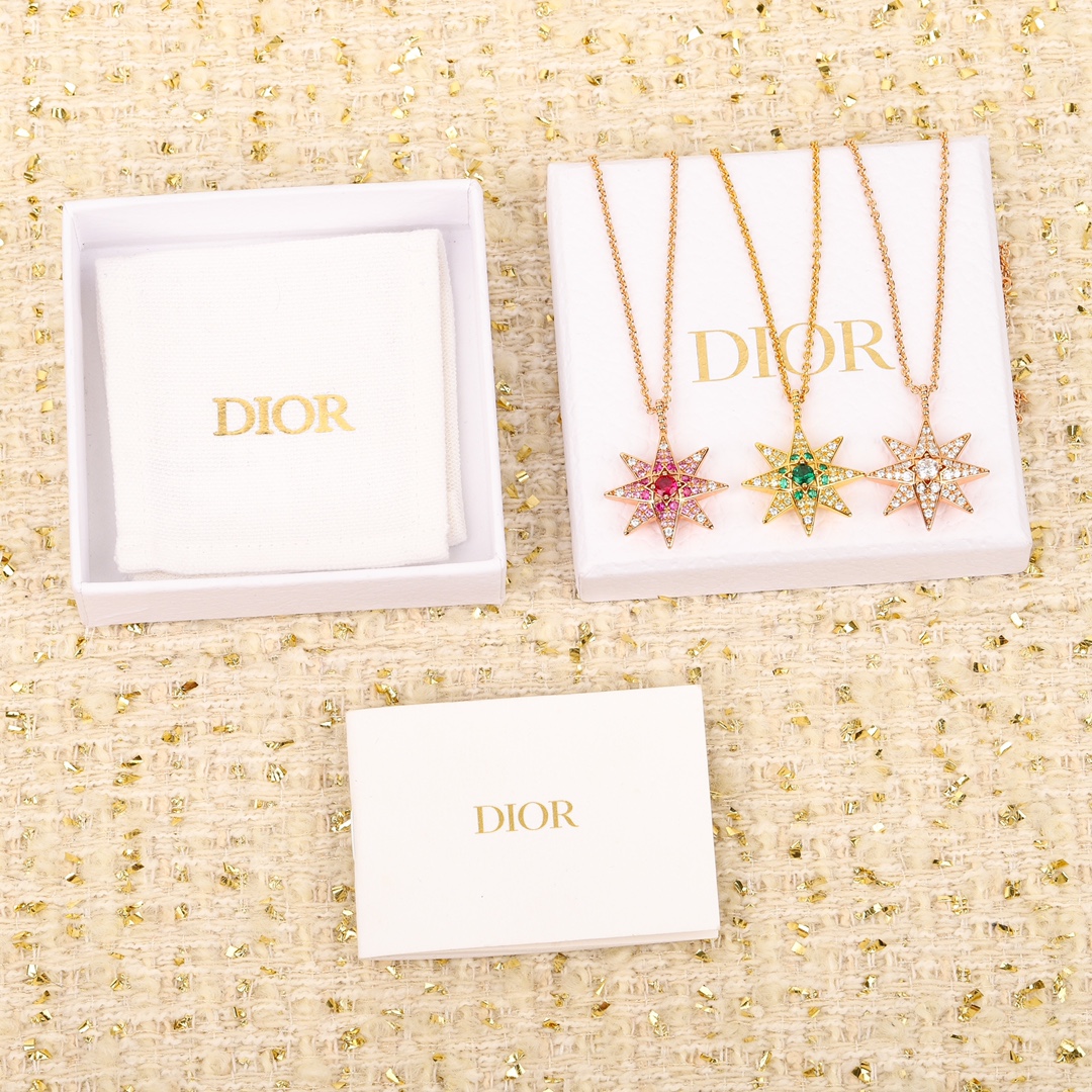 Dior Large Eight-pointed Star Necklace