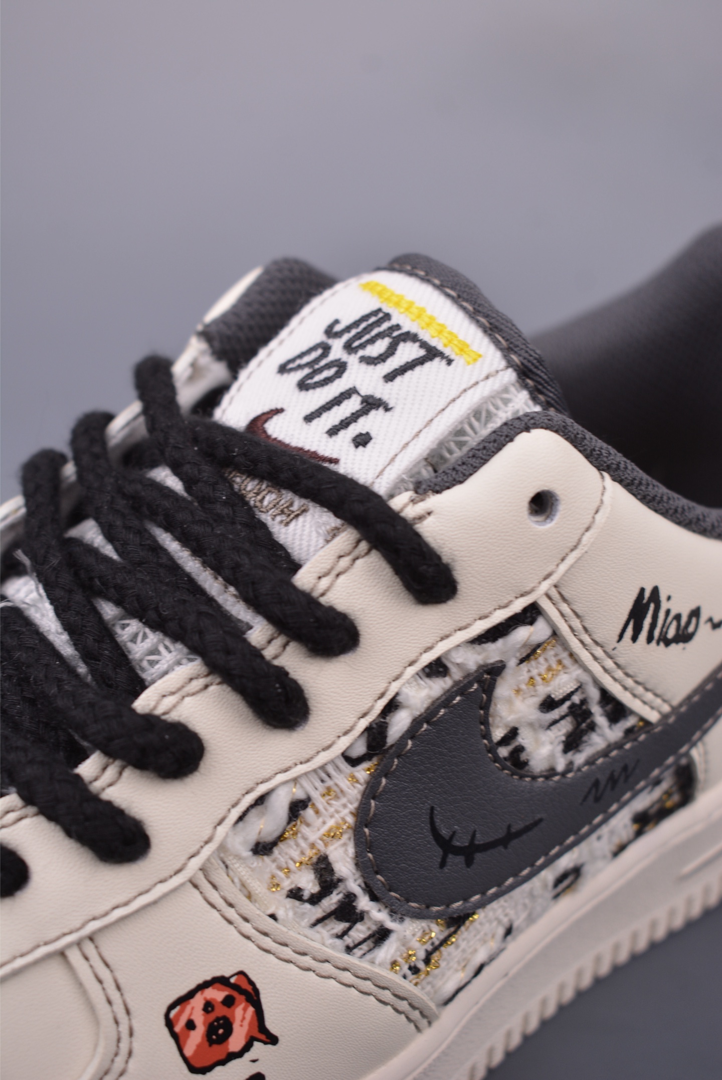 Nike Air Force 1 07 LV8 Low Sneakers Chanel Style Graffiti Black Cat FJ7740-710