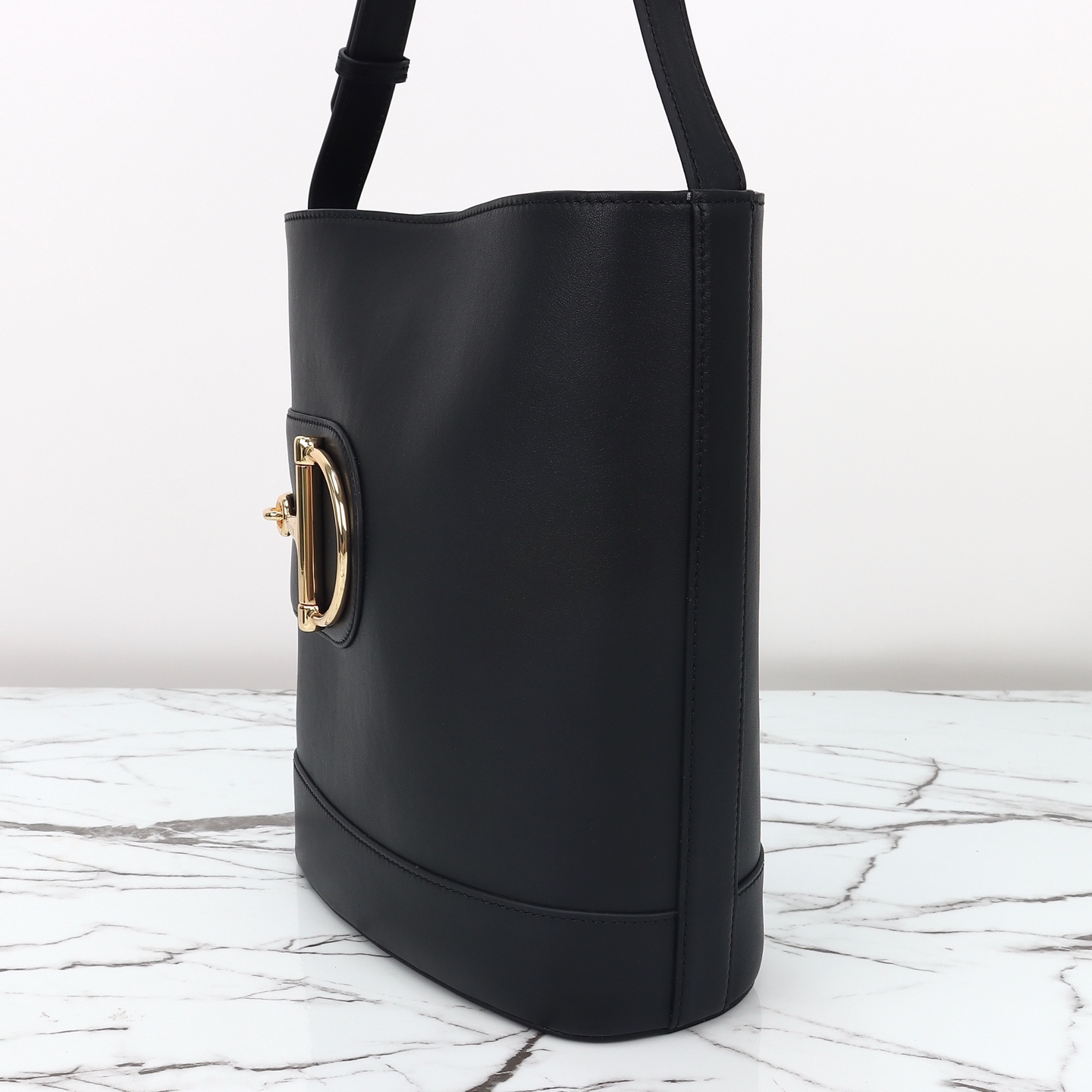 Gucci 73 Medium Bucket Bag 833660 AAEC2 1000