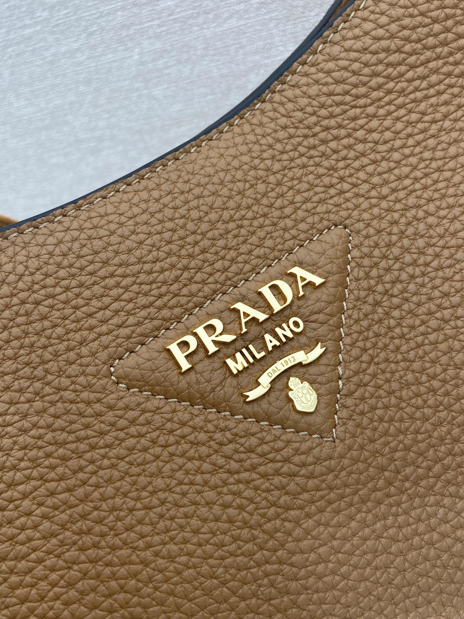 Prada Large Tote Bag 1BC073