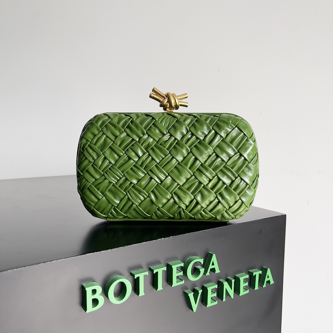 Bottega Veneta Knot woven evening bag 717622
