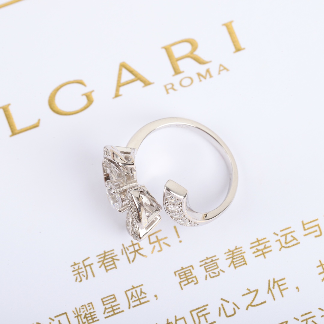 Bulgari diamond hollow flower ring