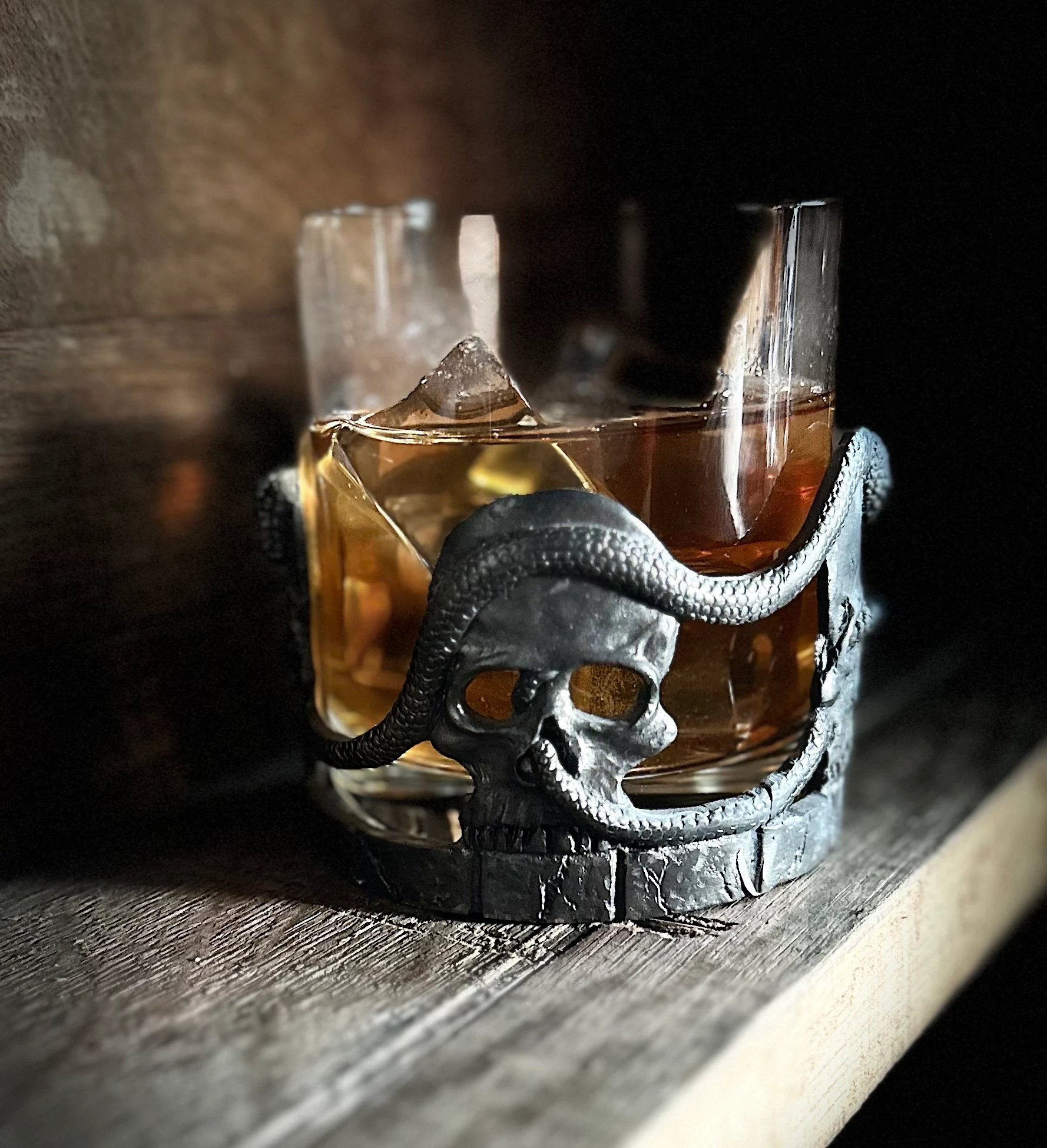 ☠️ Handcrafted Skull & Snakes Pewter Whisky Glass 🐍