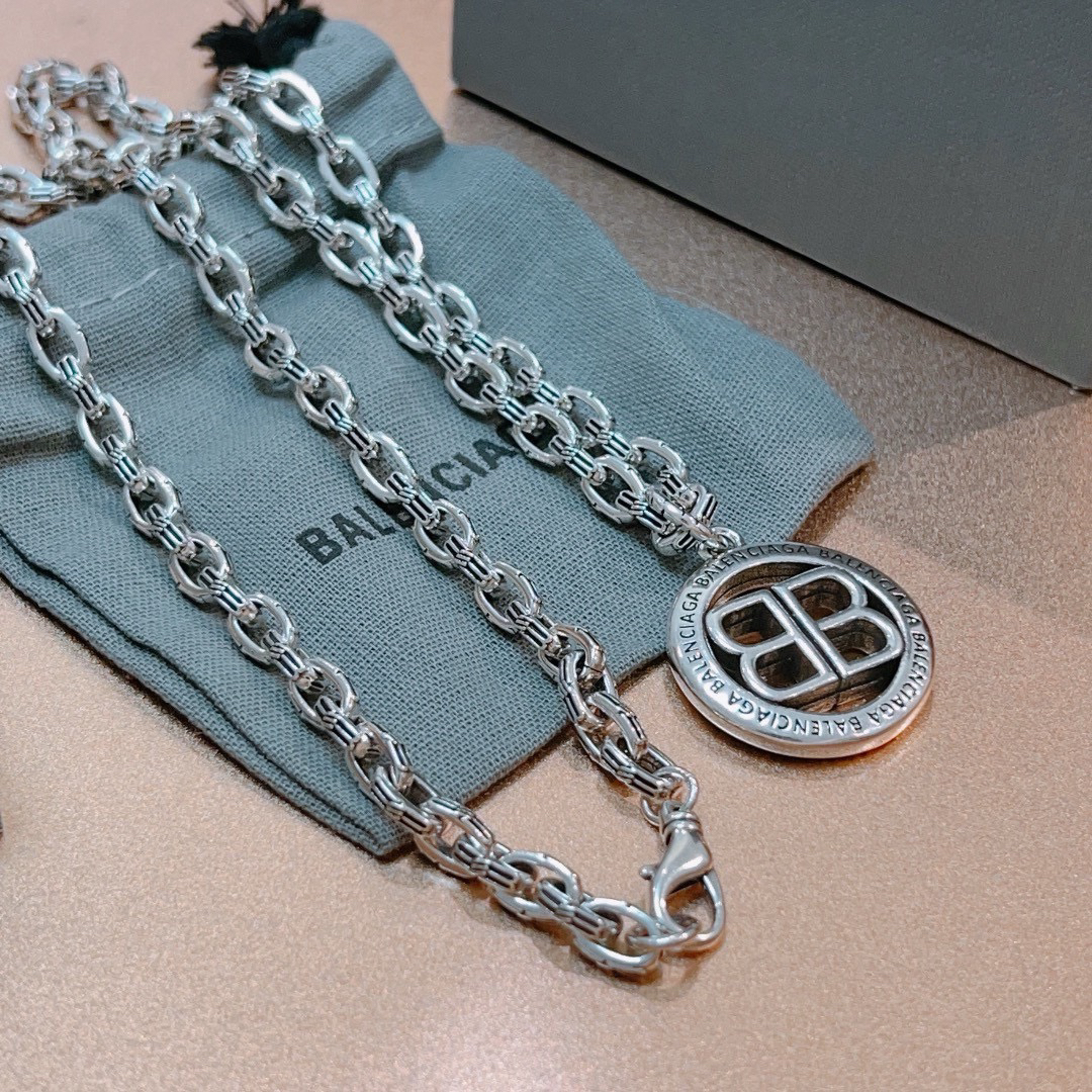 Balenciaga BB ring chain vintage necklace