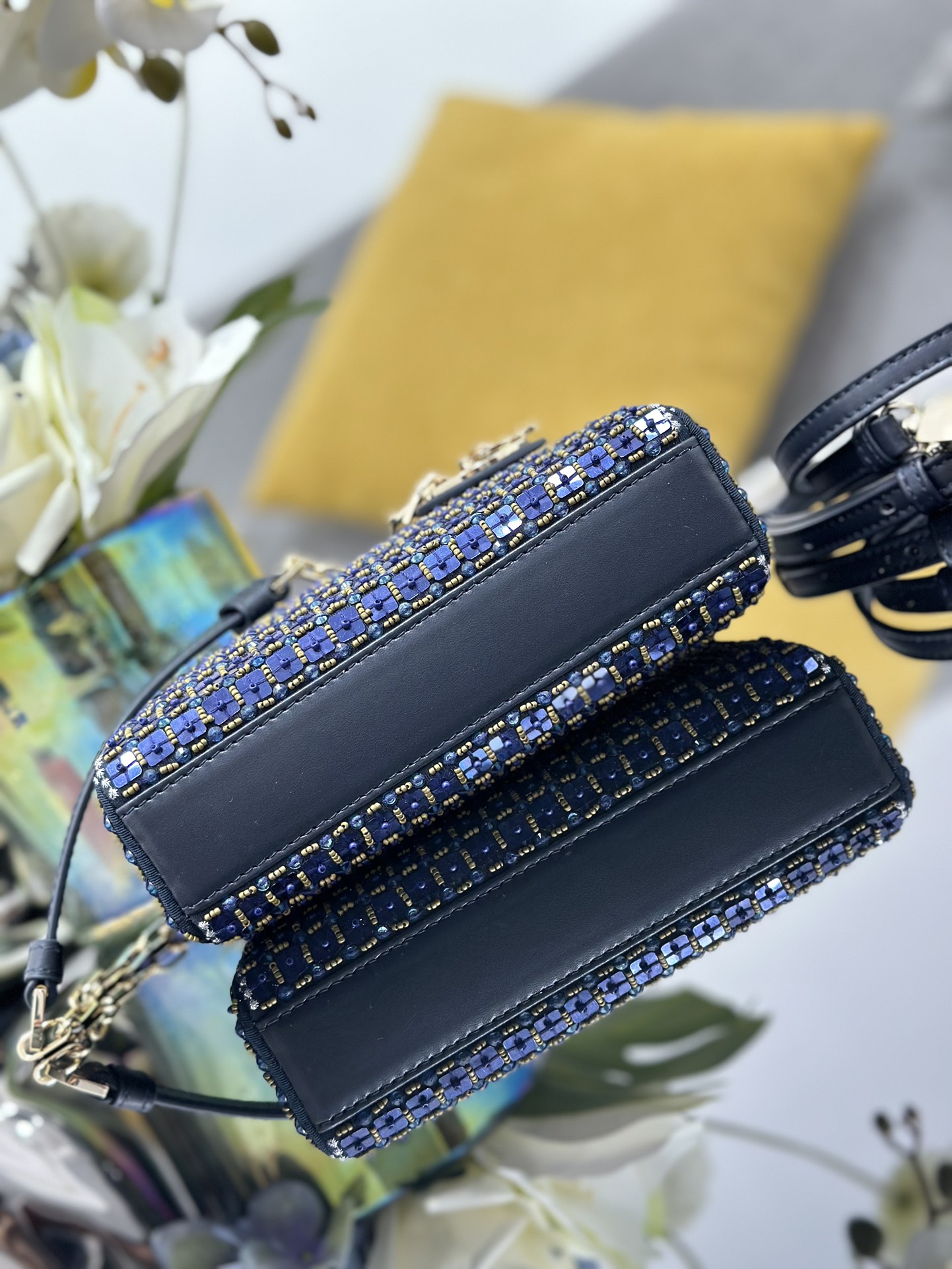 Dior Lady D-Joy Super Mini Embroidered Lens Blue Beads Lady Dior Bag S0910