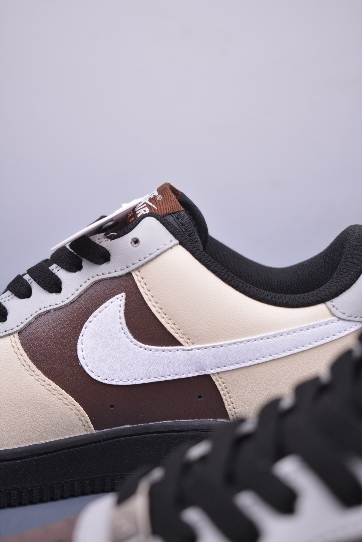 Louis Vuitton x Nike Air Force 1 07 LV8 Low Sneakers BeigeWhiteBrown 808788-625