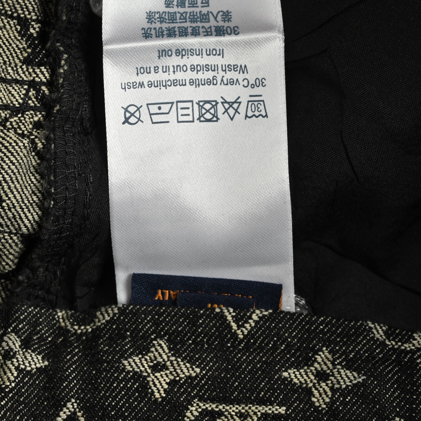 Louis Vuitton FA full-print pearl button monogram denim shorts