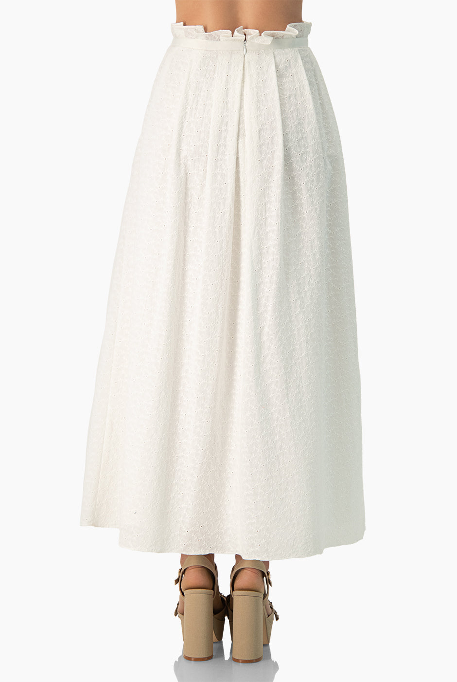 Maxi falda en tono blanco con cinta