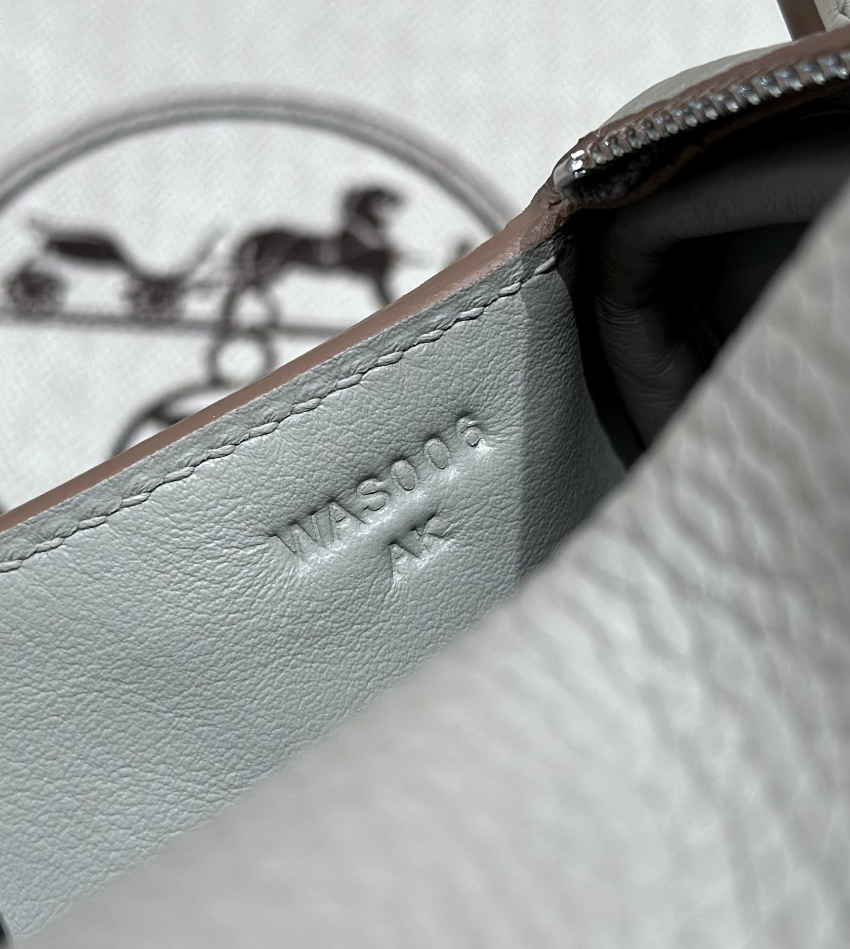 Hermès Mini Lindy 80Girs Perle Handbag (Handmade to Order)