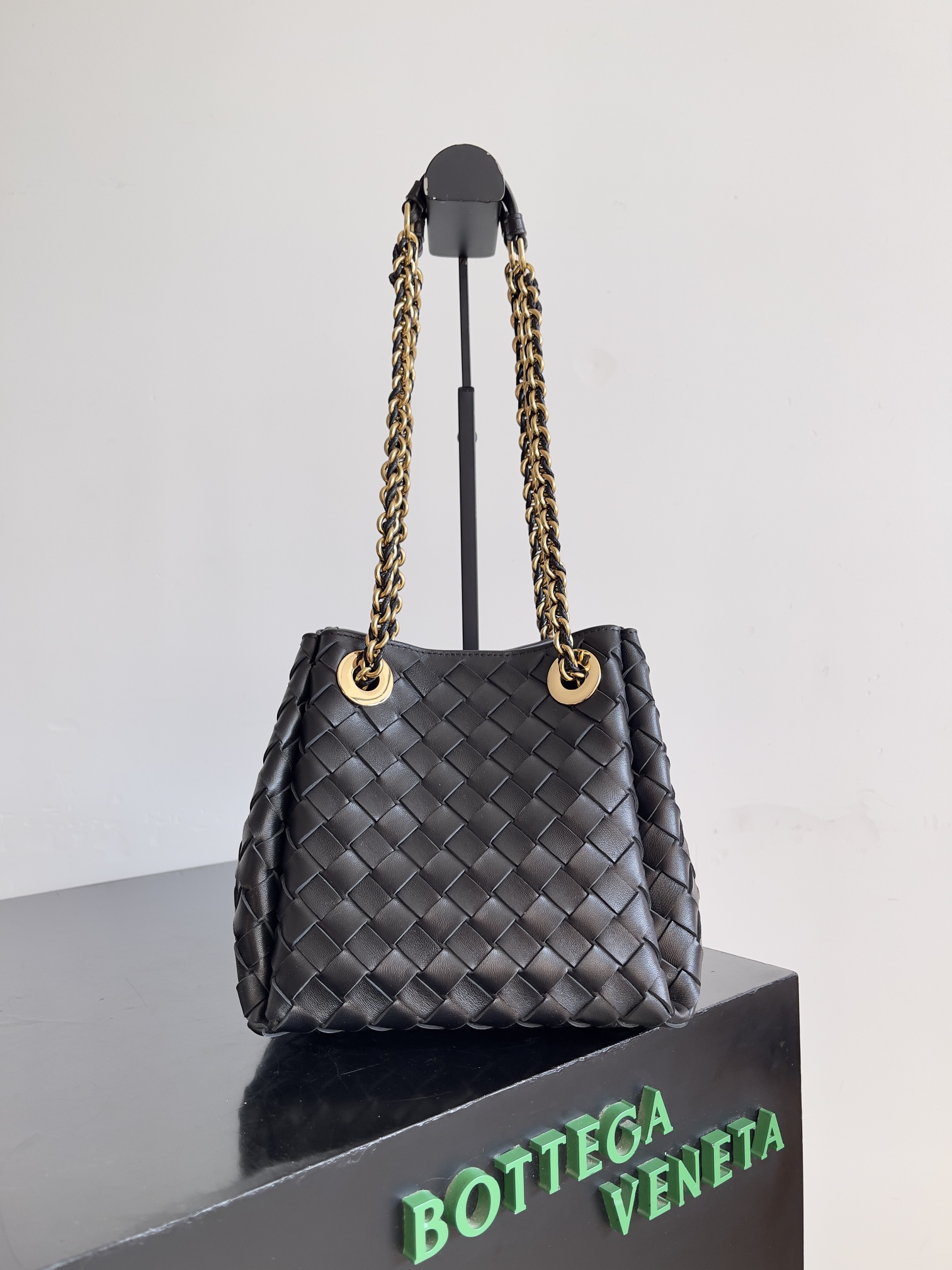 BOTTEGA VENETA New Chain Parachute Bag 817175