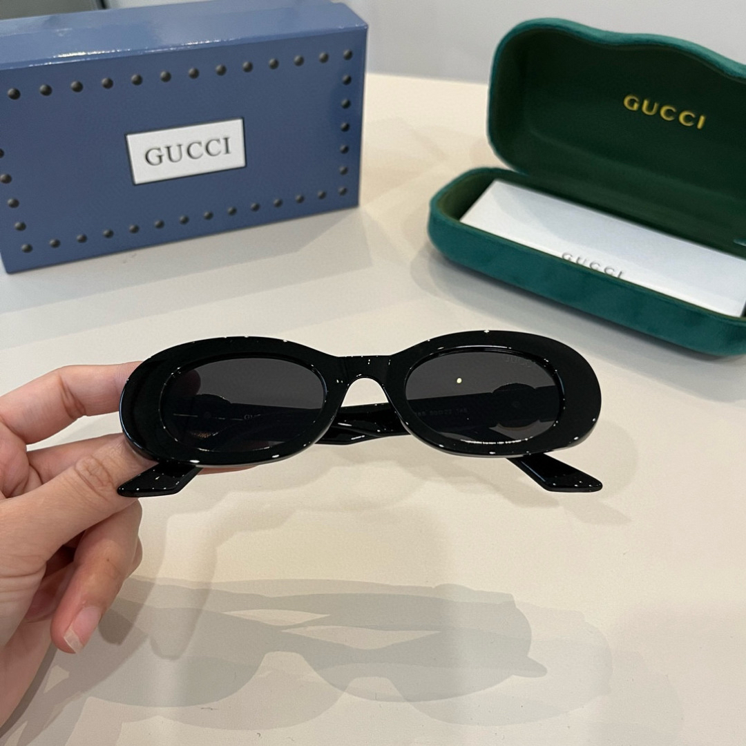 Gucci Round Frame Sunglasses