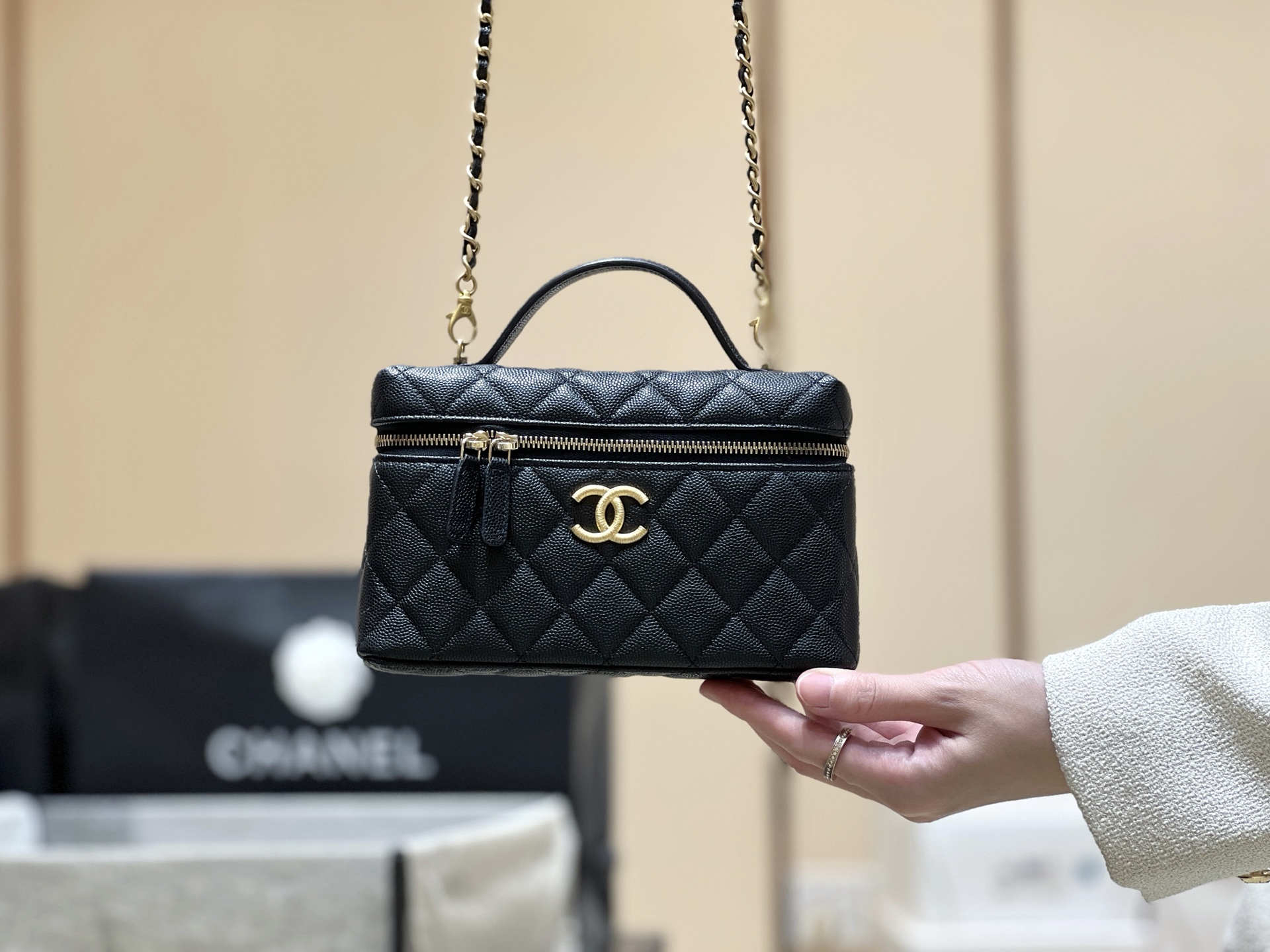 Chanel 25P Spring/Summer Preview Series LP Chain Bag AP4483