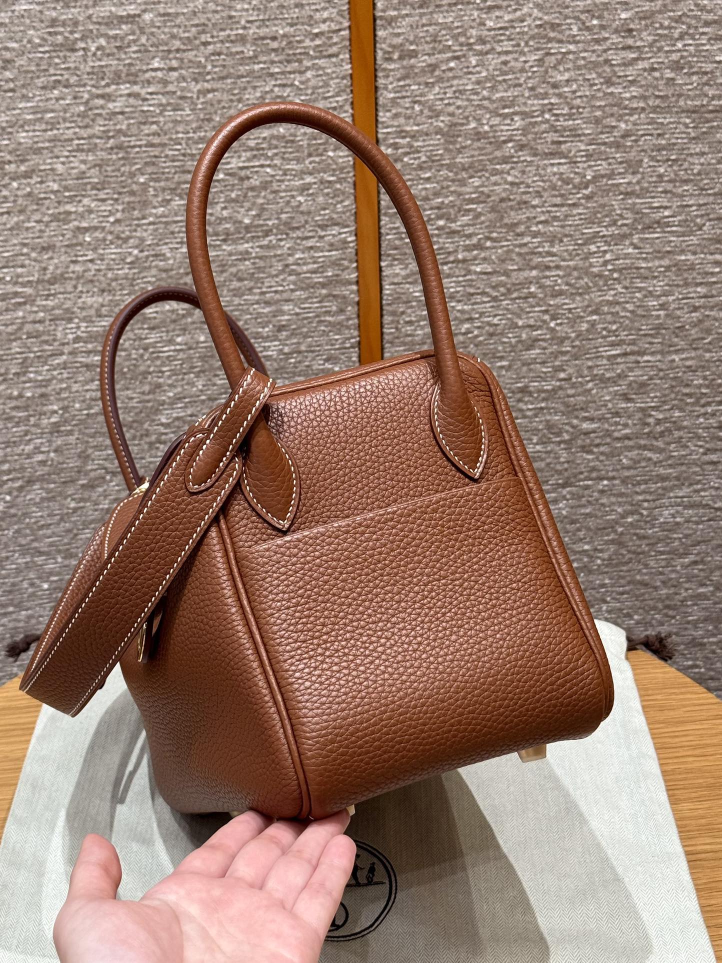 Hermès Lindy 37gold handbag (handmade to order)