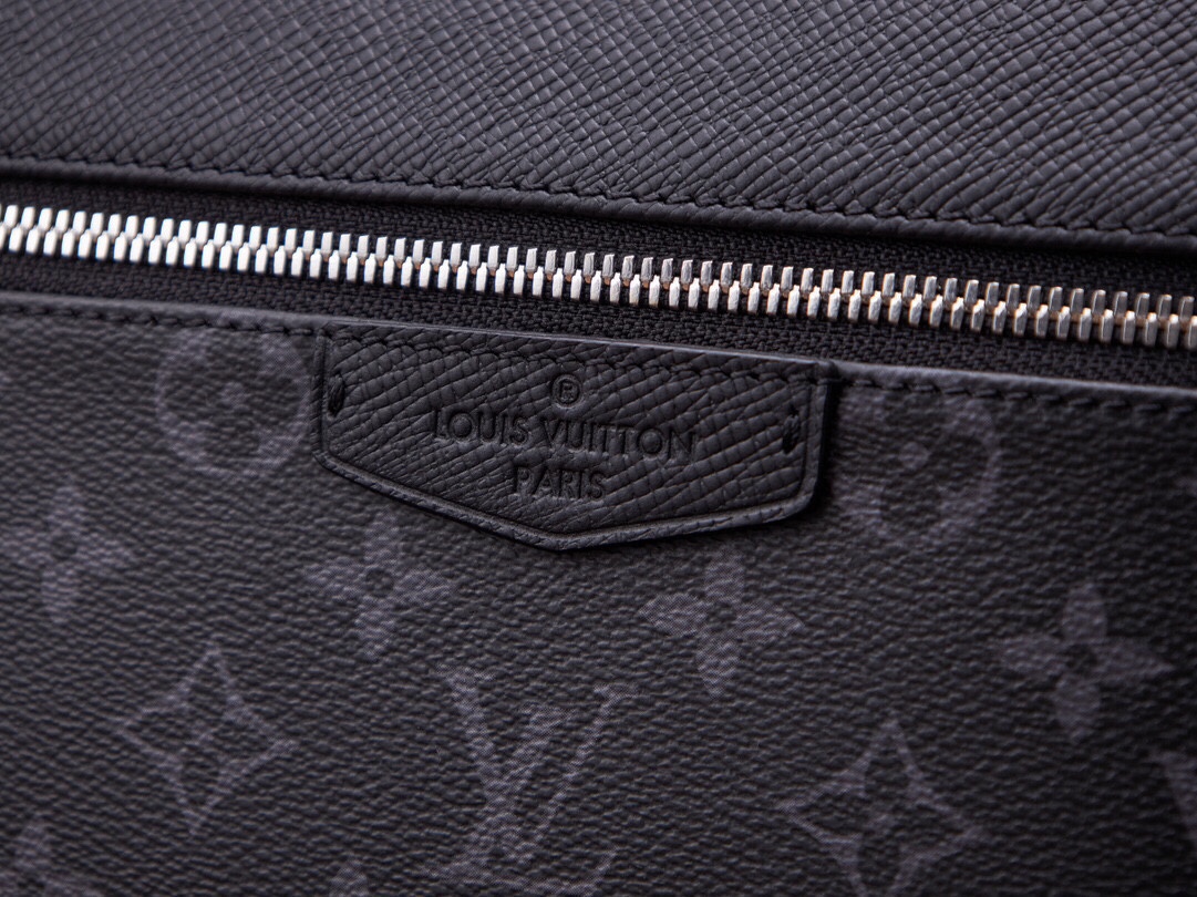 Louis Vuitton DISCOVERY Backpack M30230
