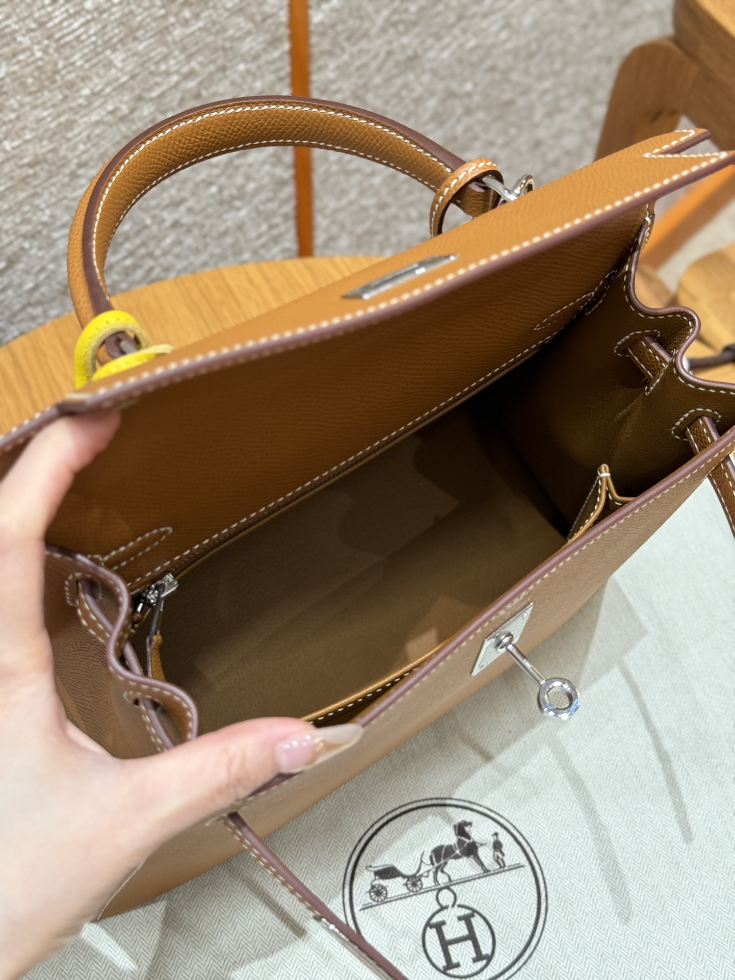 Hermès Kelly 37gold Handbag(Handmade to order)