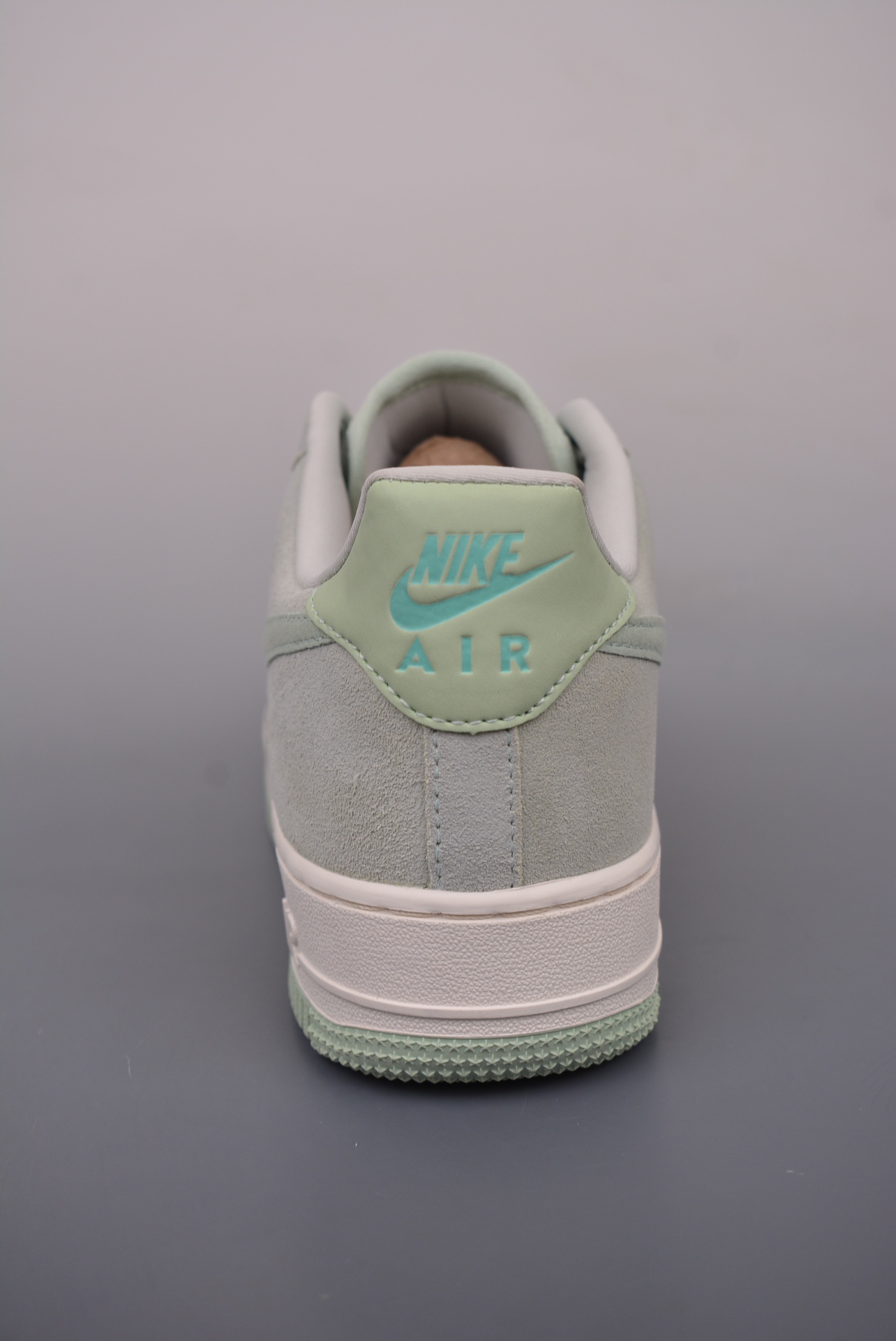 Nike Wmns Air Force 1'07 LowSpruce AuraPistachio Frost HQ1497-099