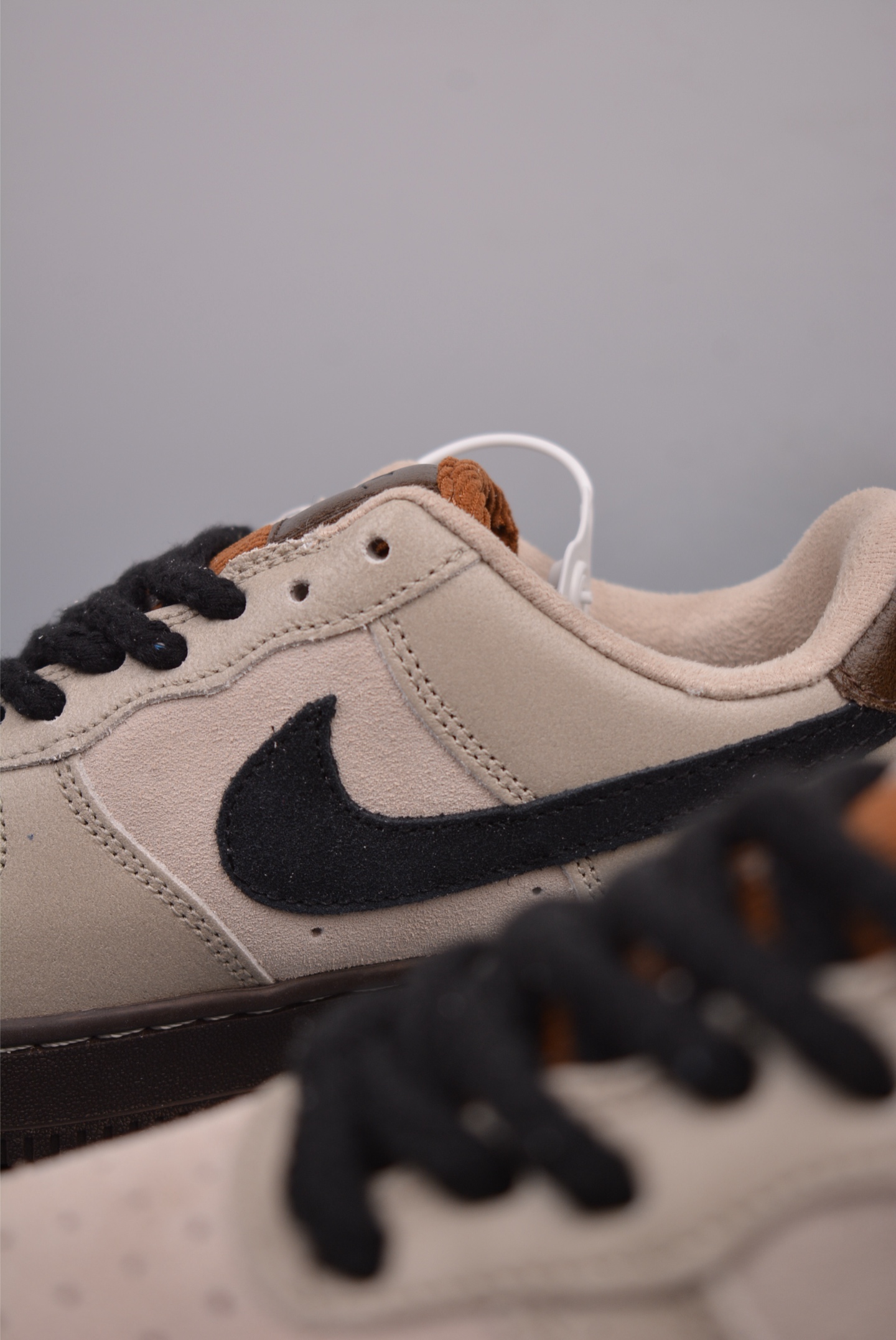 Nike Air Force 1’07 Low Love & Peace Gray Brown HQ3458-142