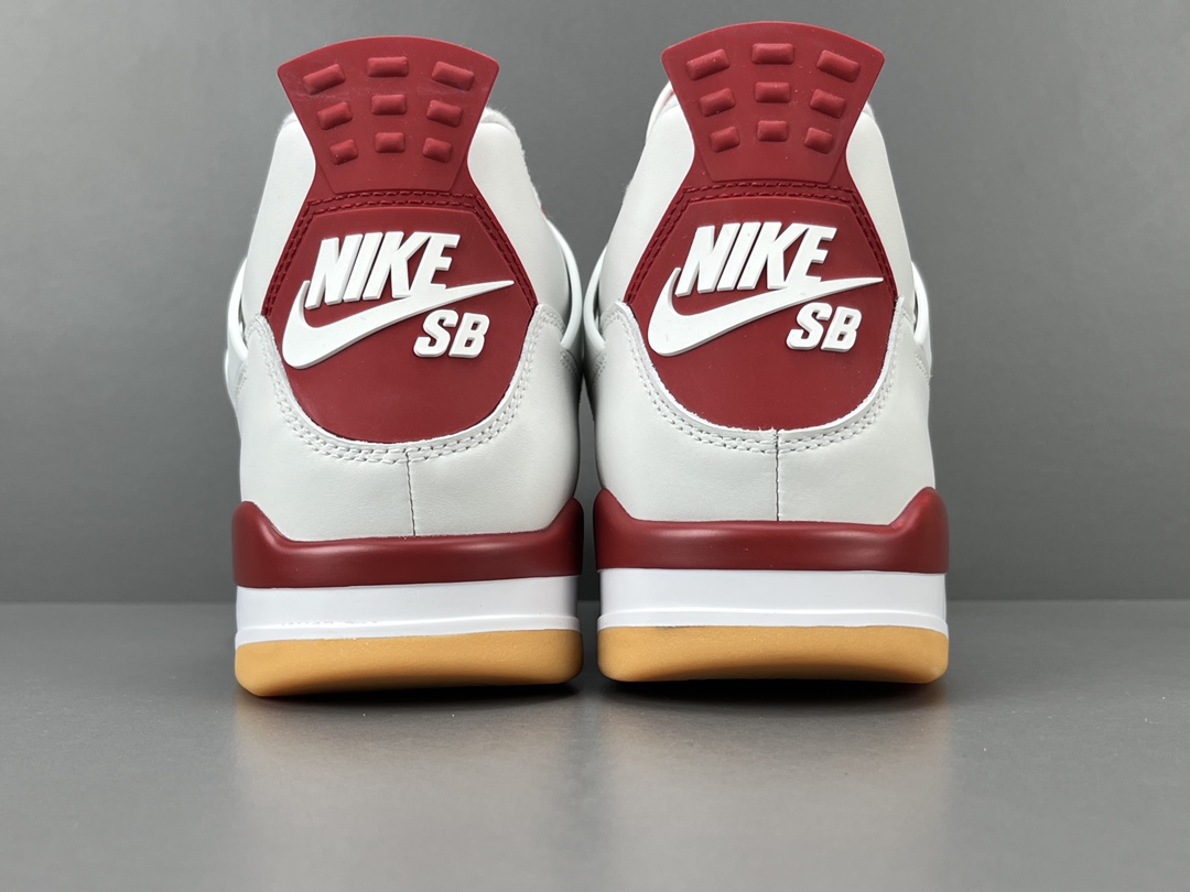 Nike SB x Jordan Air Jordan 4 Varsity Red DR5415-106
