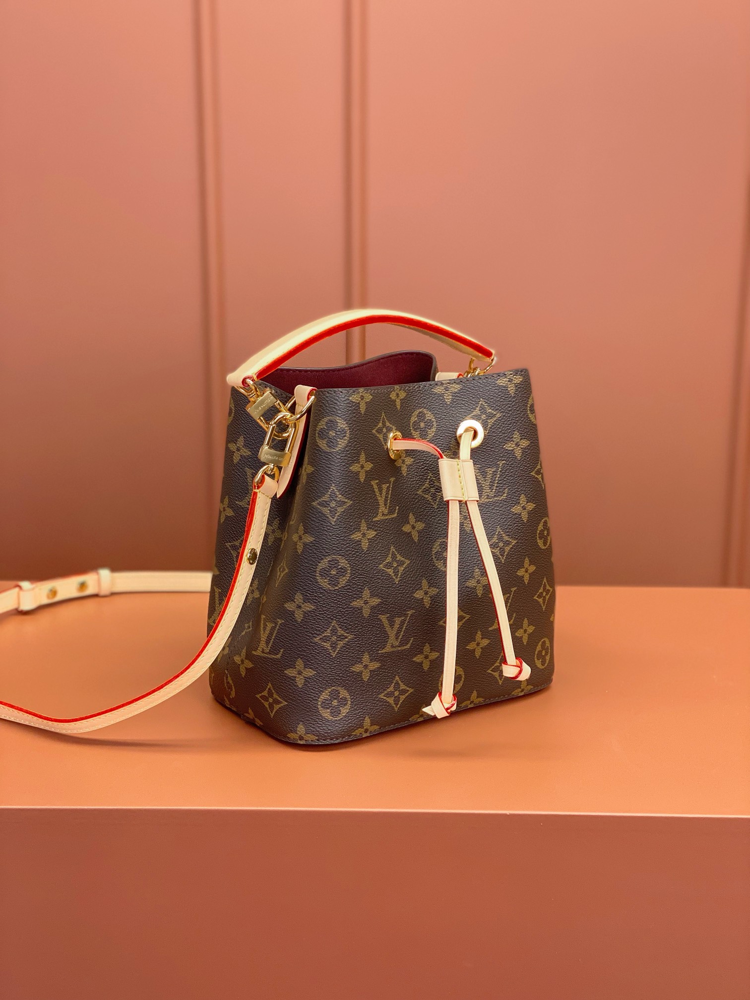 Louis Vuitton NÉONOÉ BB Bag M46581