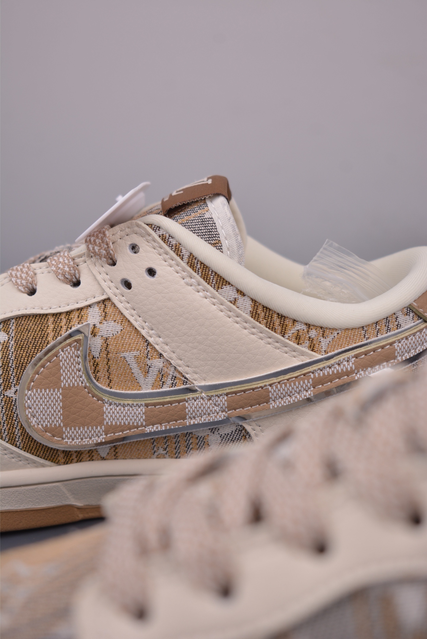 LV x Nike SB Dunk Low 