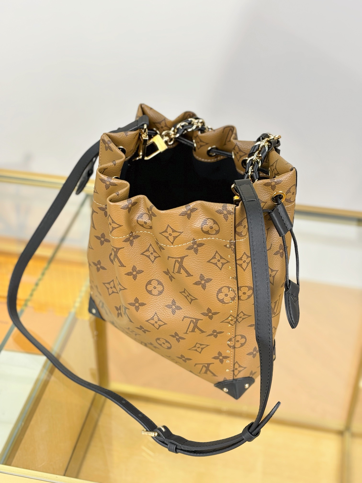 Louis Vuitton NOÉ TRUNK Small Bag M13324